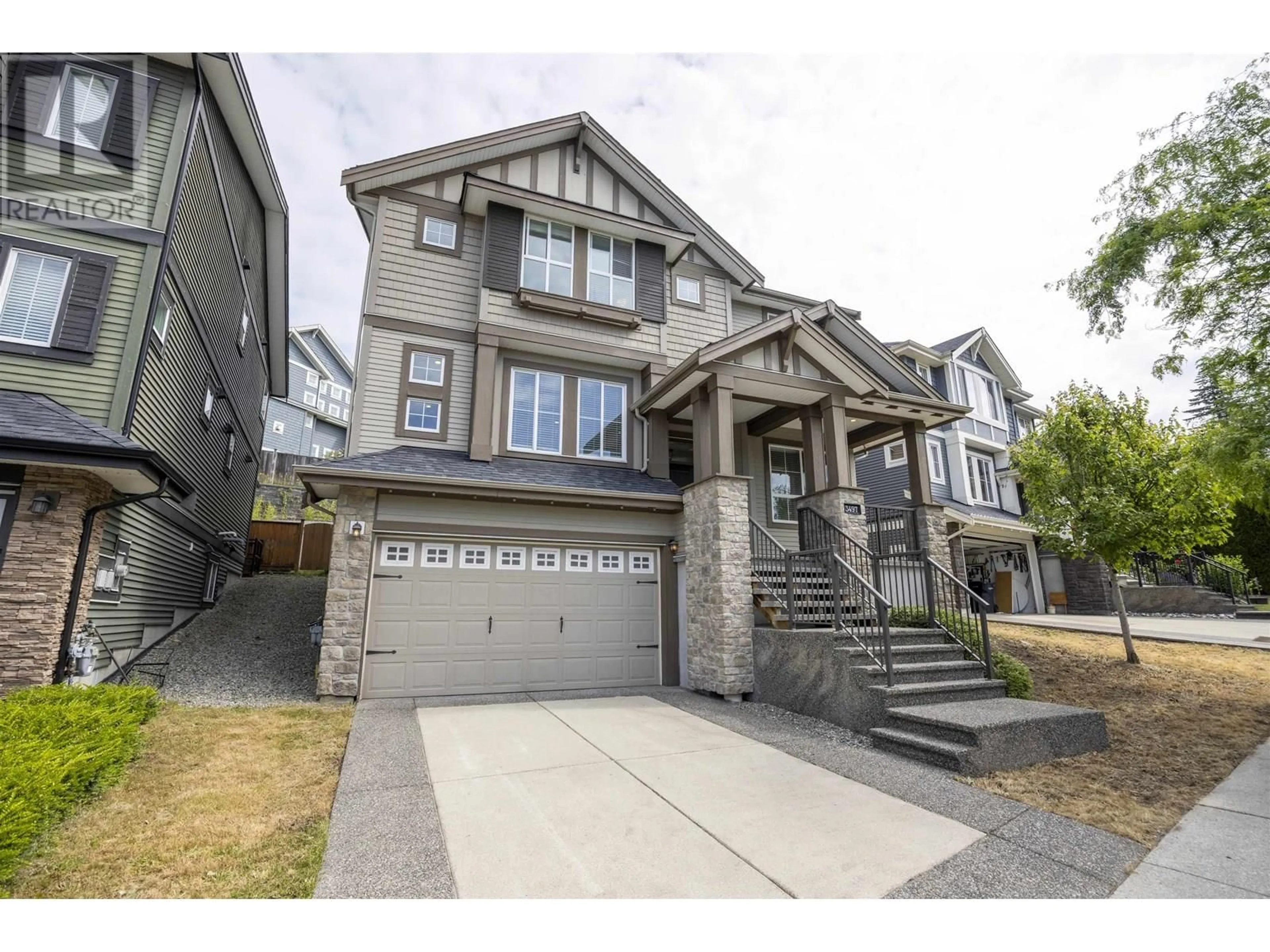 Home with vinyl exterior material, street for 3497 BISHOP PLACE, Coquitlam British Columbia V3E0K2
