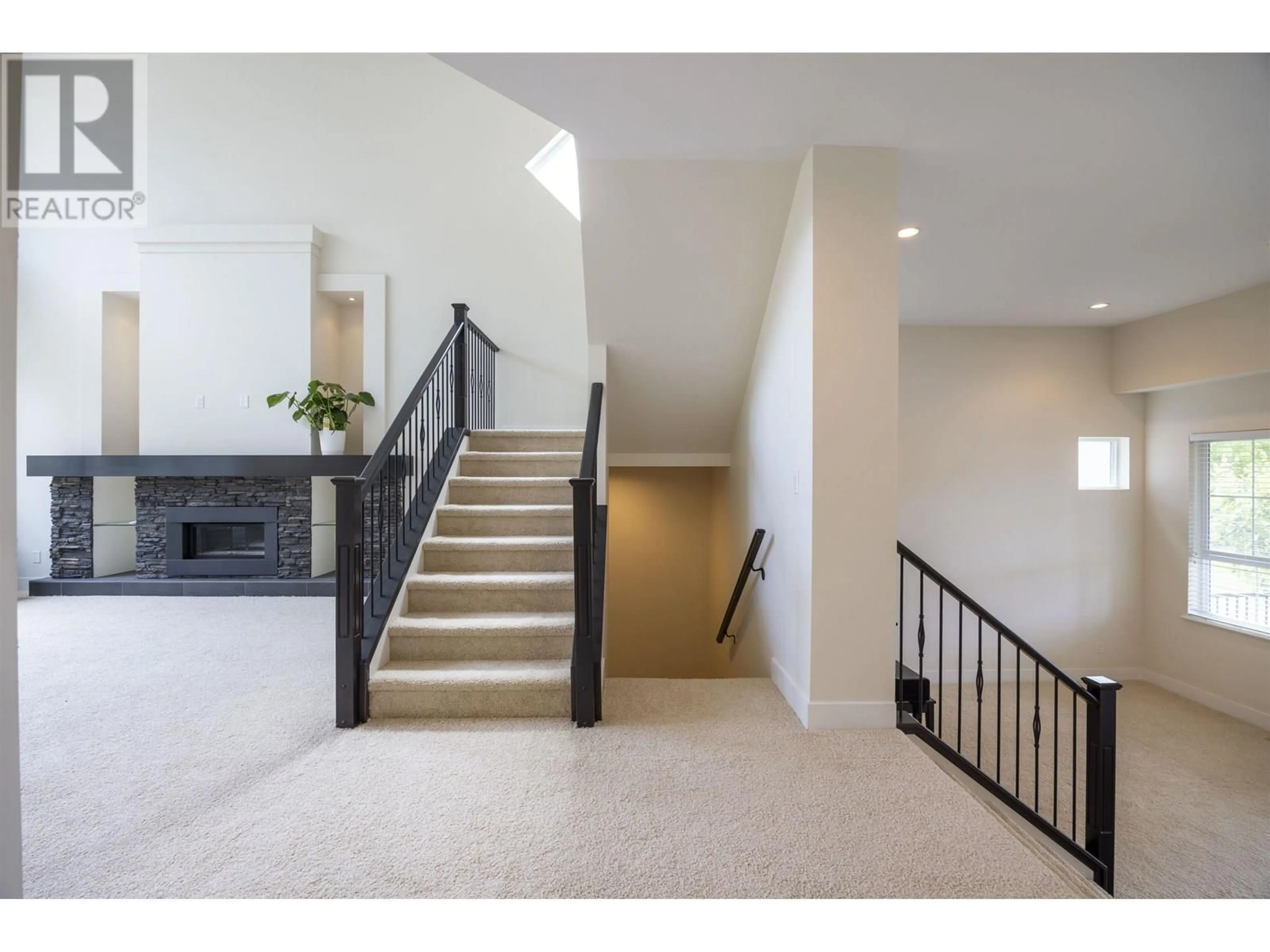 Stairs for 3497 BISHOP PLACE, Coquitlam British Columbia V3E0K2