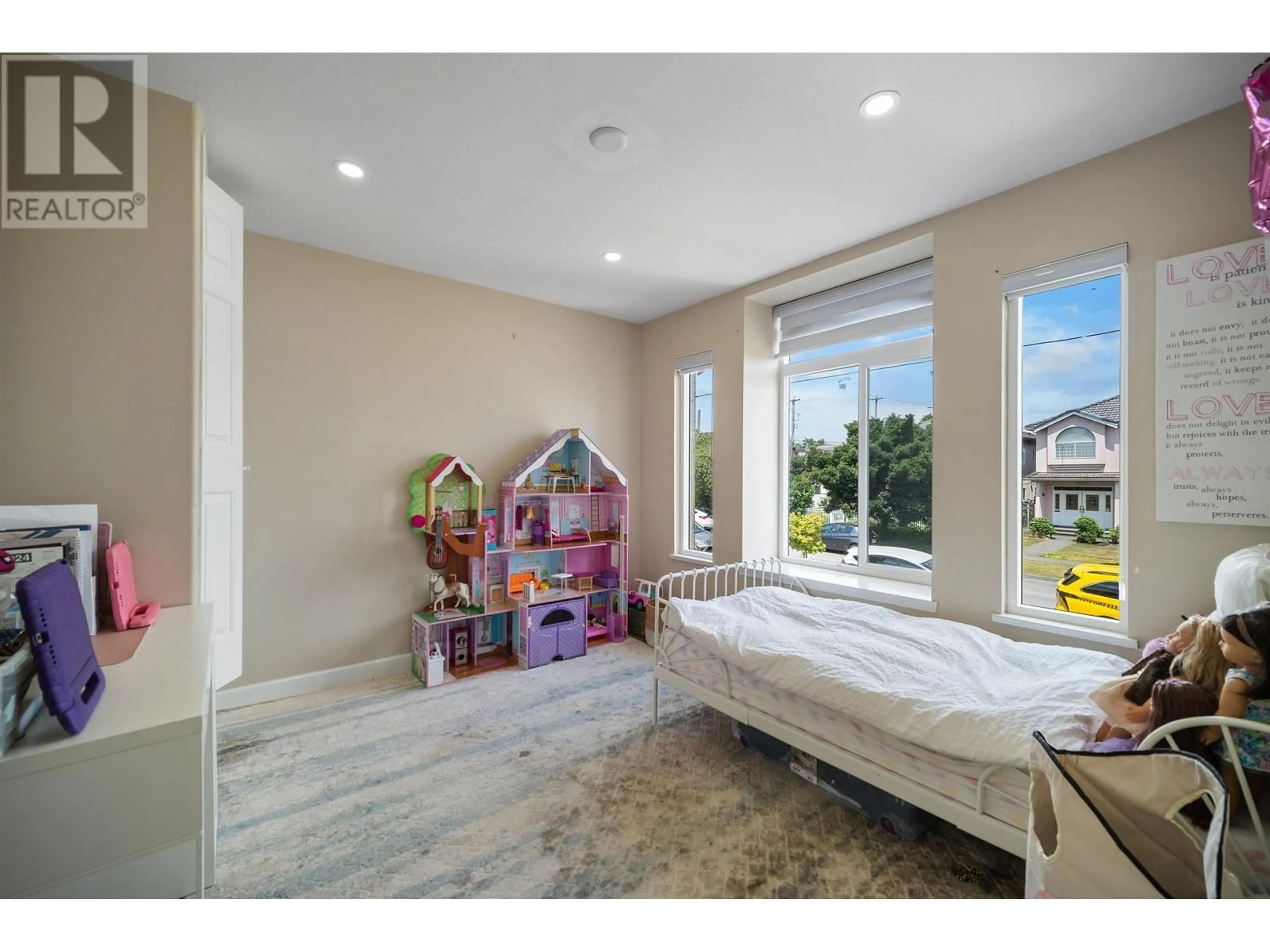 A pic of a room for 248 59TH AVENUE, Vancouver British Columbia V5X1X9
