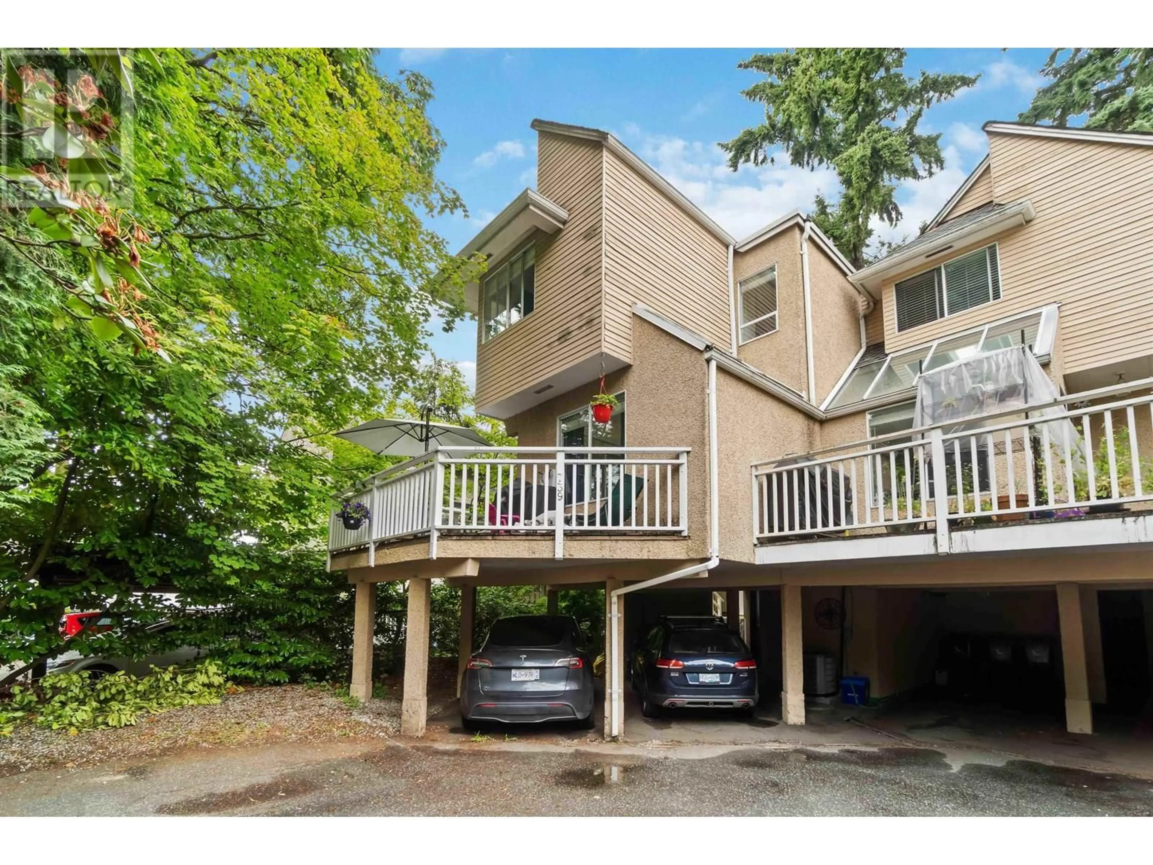 Unknown for 739 QUEENS ROAD, North Vancouver British Columbia V7N2L4