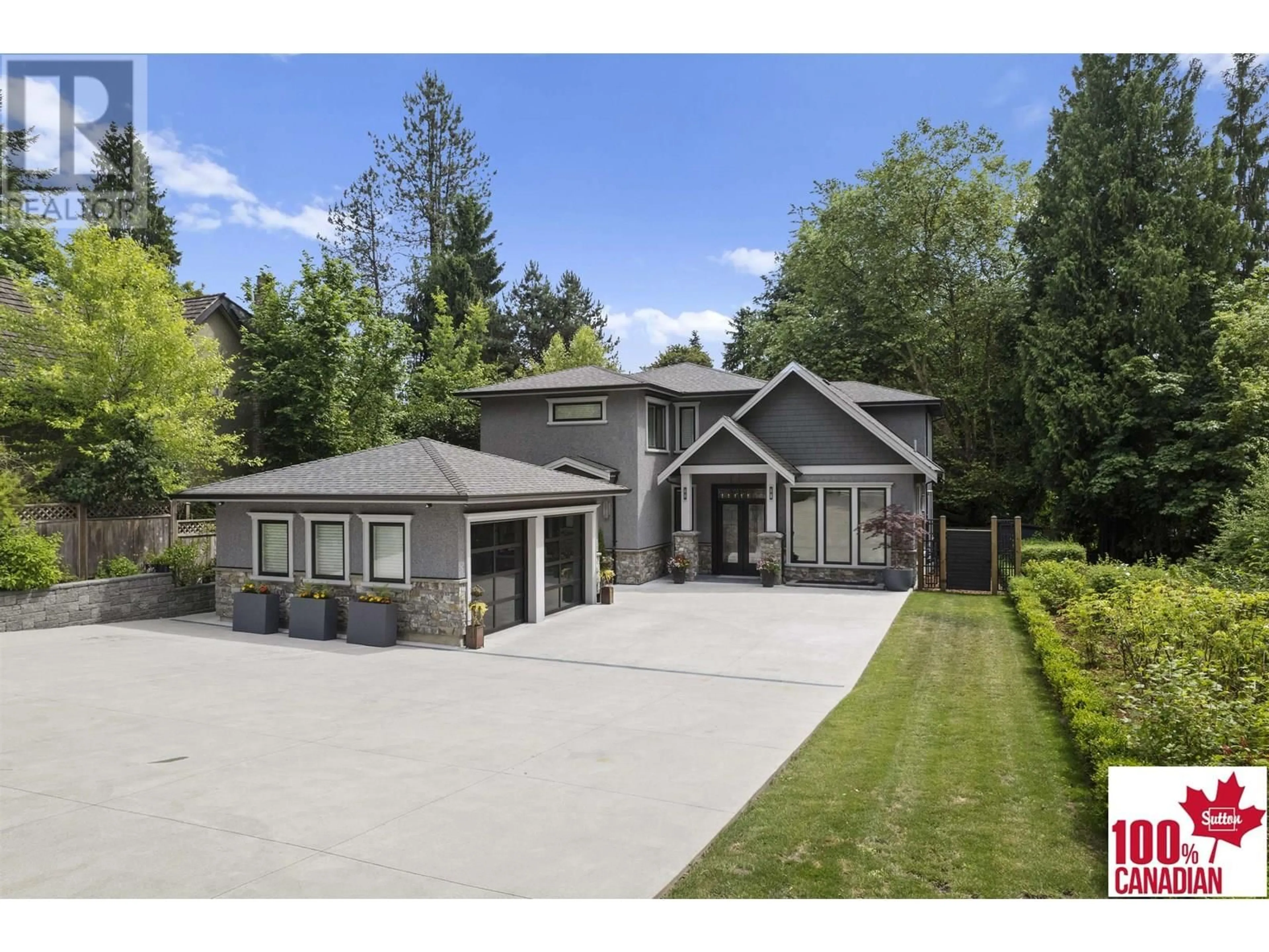 Home with vinyl exterior material, street for 8258 GOVERNMENT ROAD, Burnaby British Columbia V5A2E3