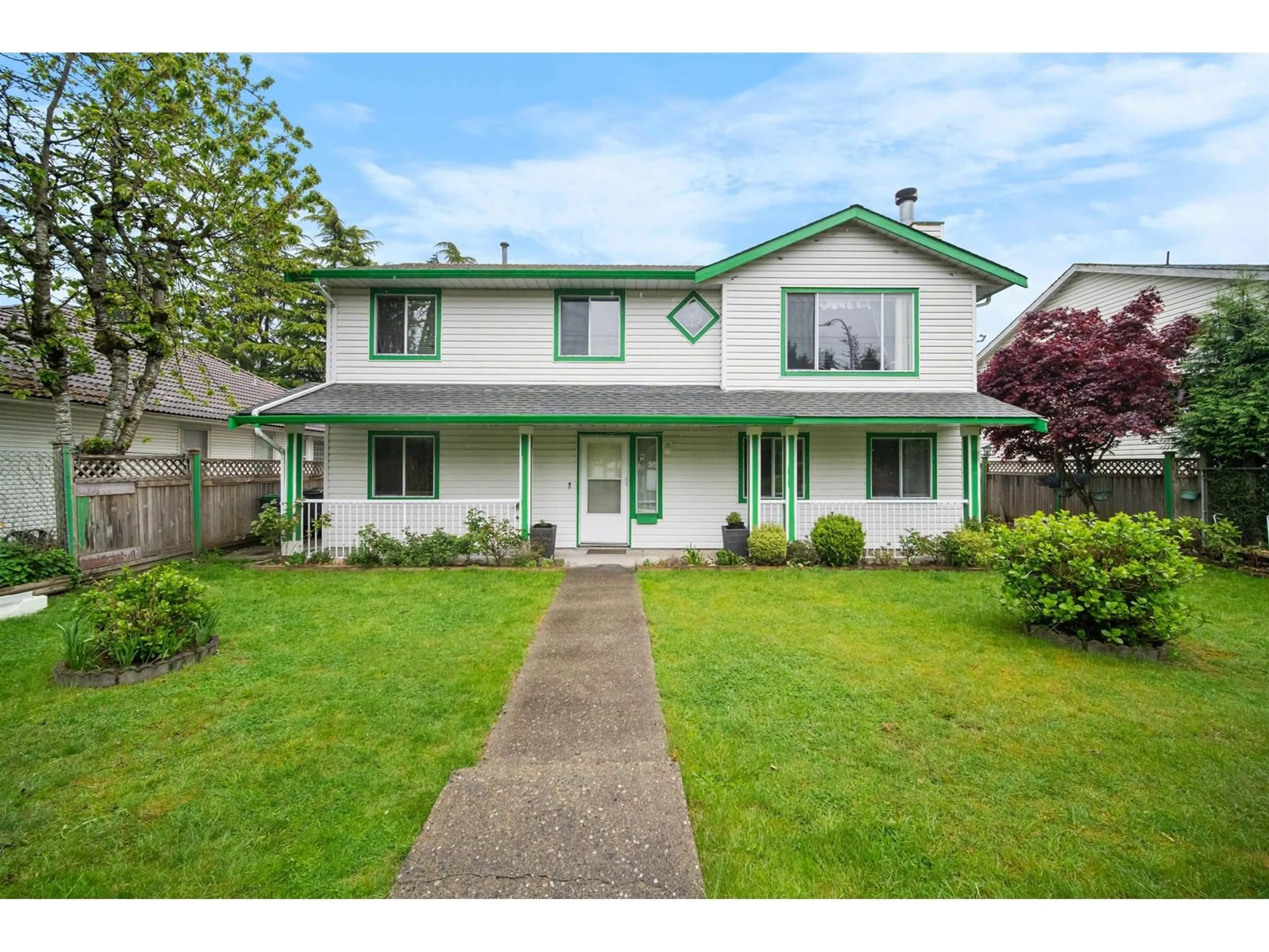 Home with vinyl exterior material, street for 9364 152ND STREET, Surrey British Columbia V3R4G2