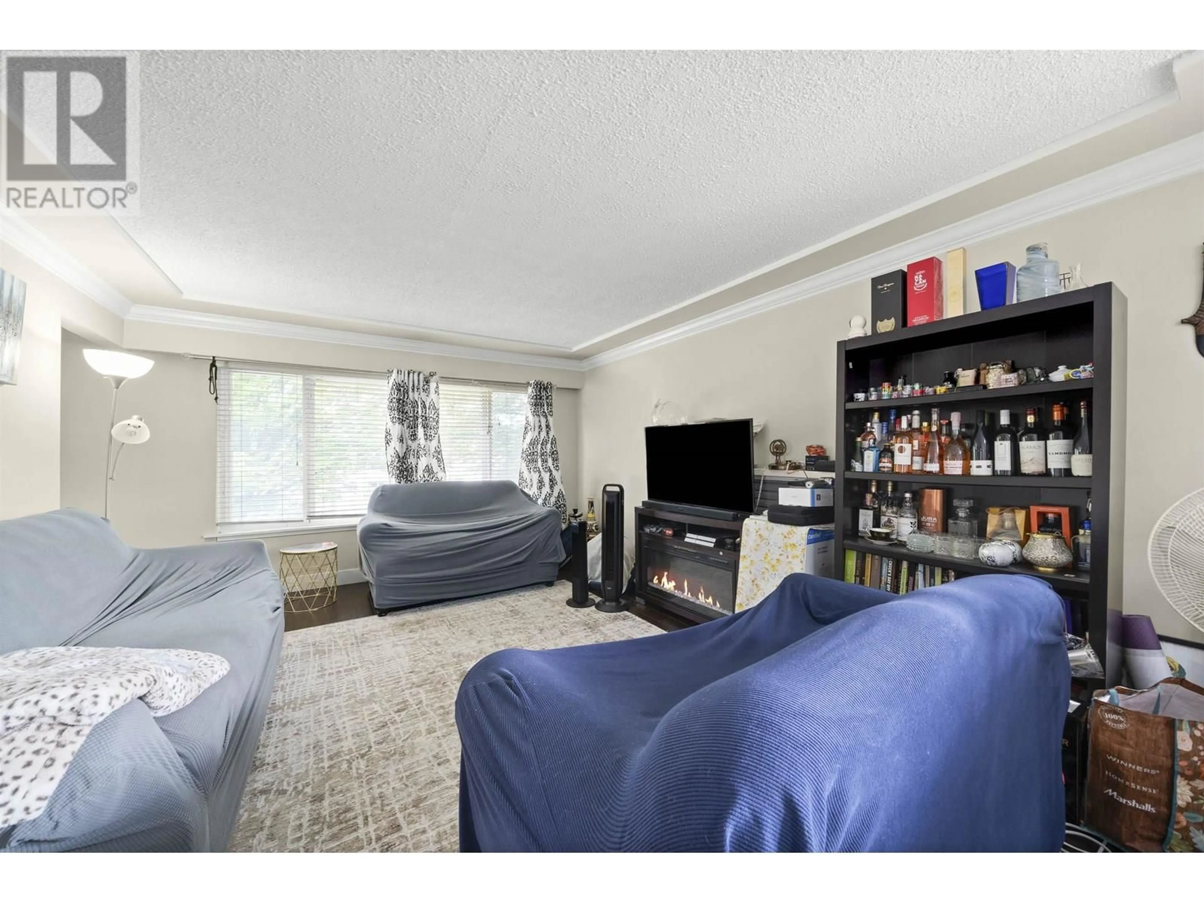 Living room with furniture, unknown for 4835 CHATHAM STREET, Vancouver British Columbia V5R3Z1