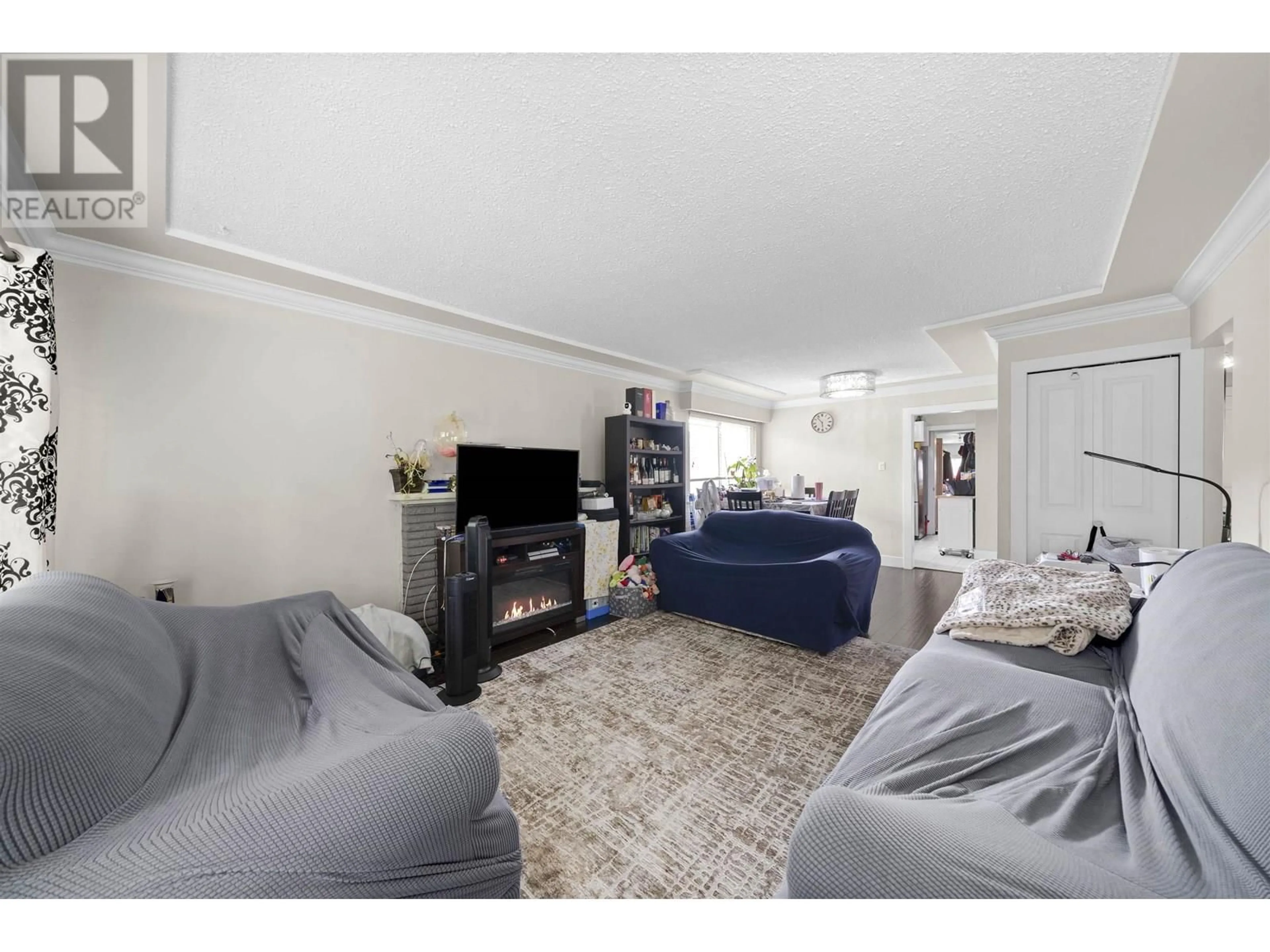 Living room with furniture, unknown for 4835 CHATHAM STREET, Vancouver British Columbia V5R3Z1