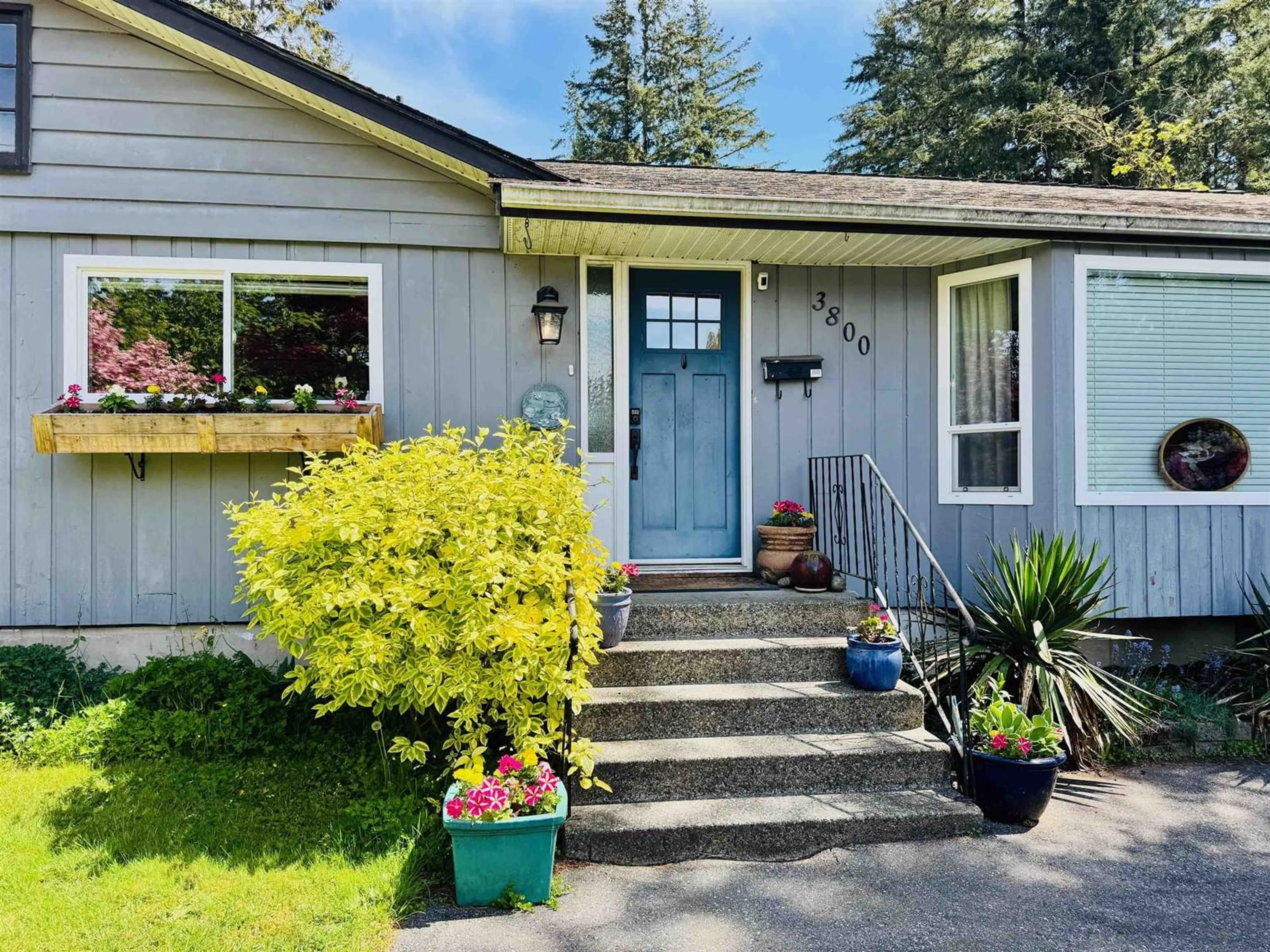 Home with vinyl exterior material, street for 3800 204, Langley British Columbia V3A1X4