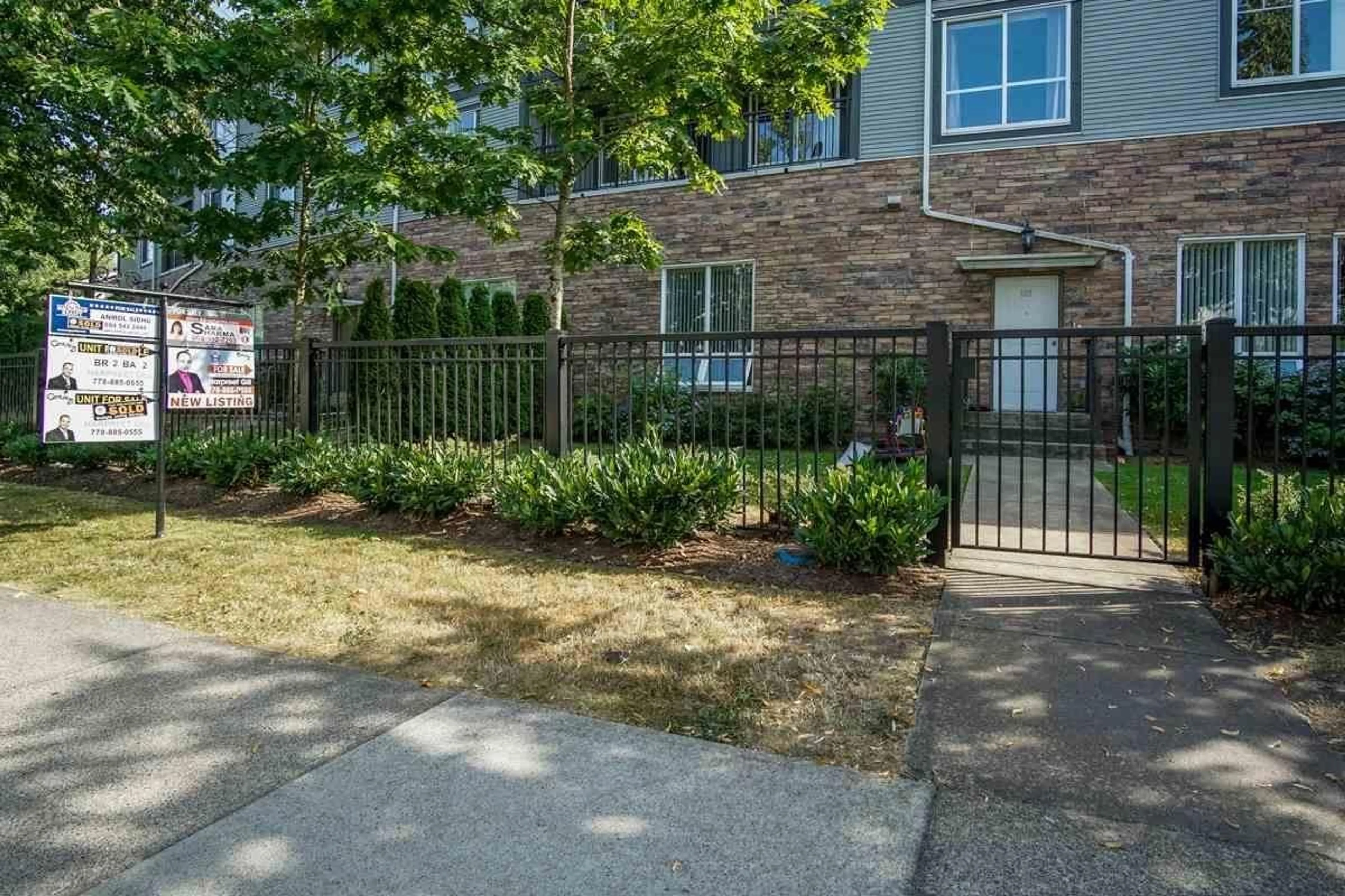 Patio, street for 101 - 12088 75A, Surrey British Columbia V3W1Y4