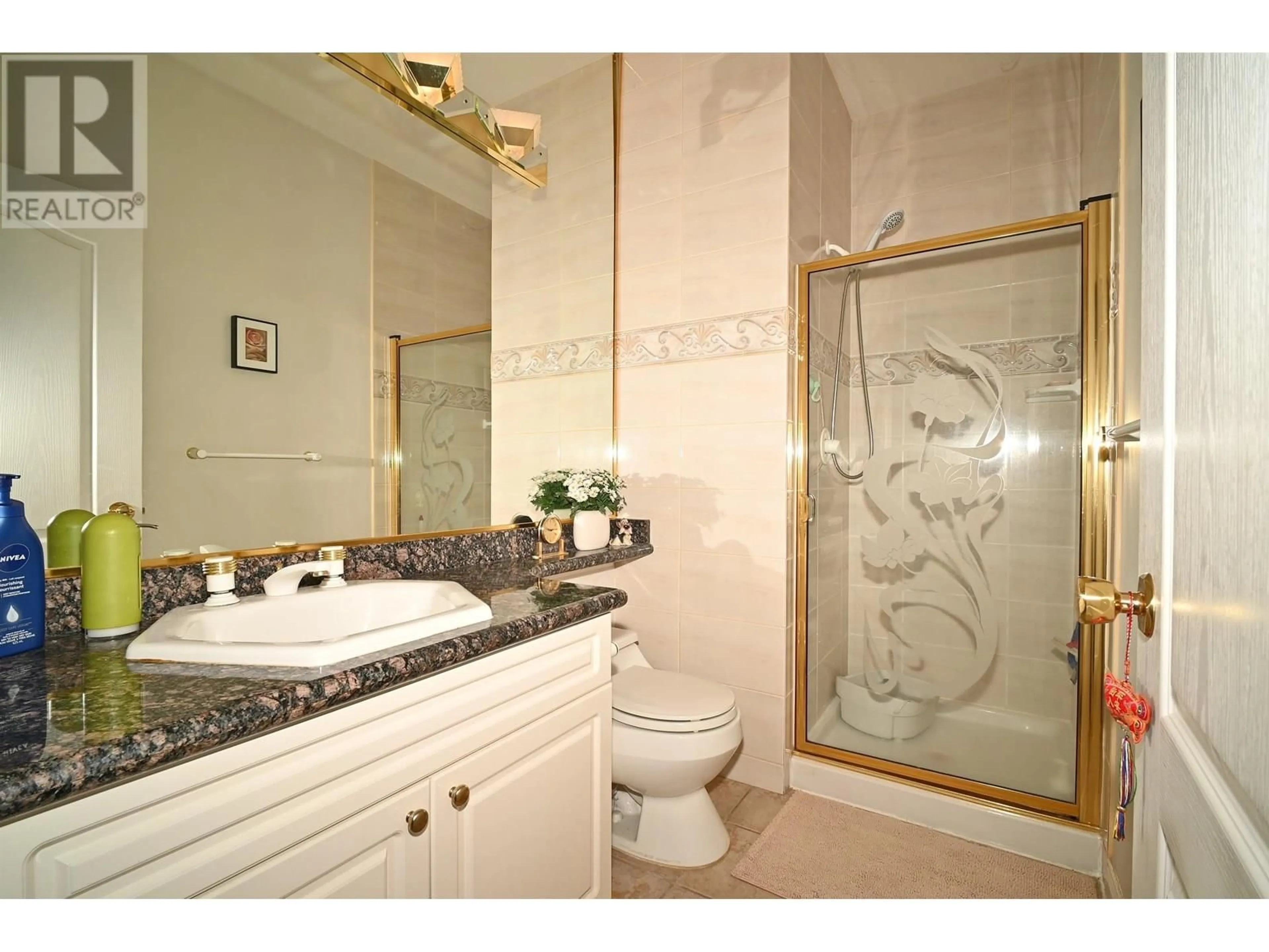 Standard bathroom, ceramic/tile floor for 5631 GARRISON ROAD, Richmond British Columbia V7C2M1