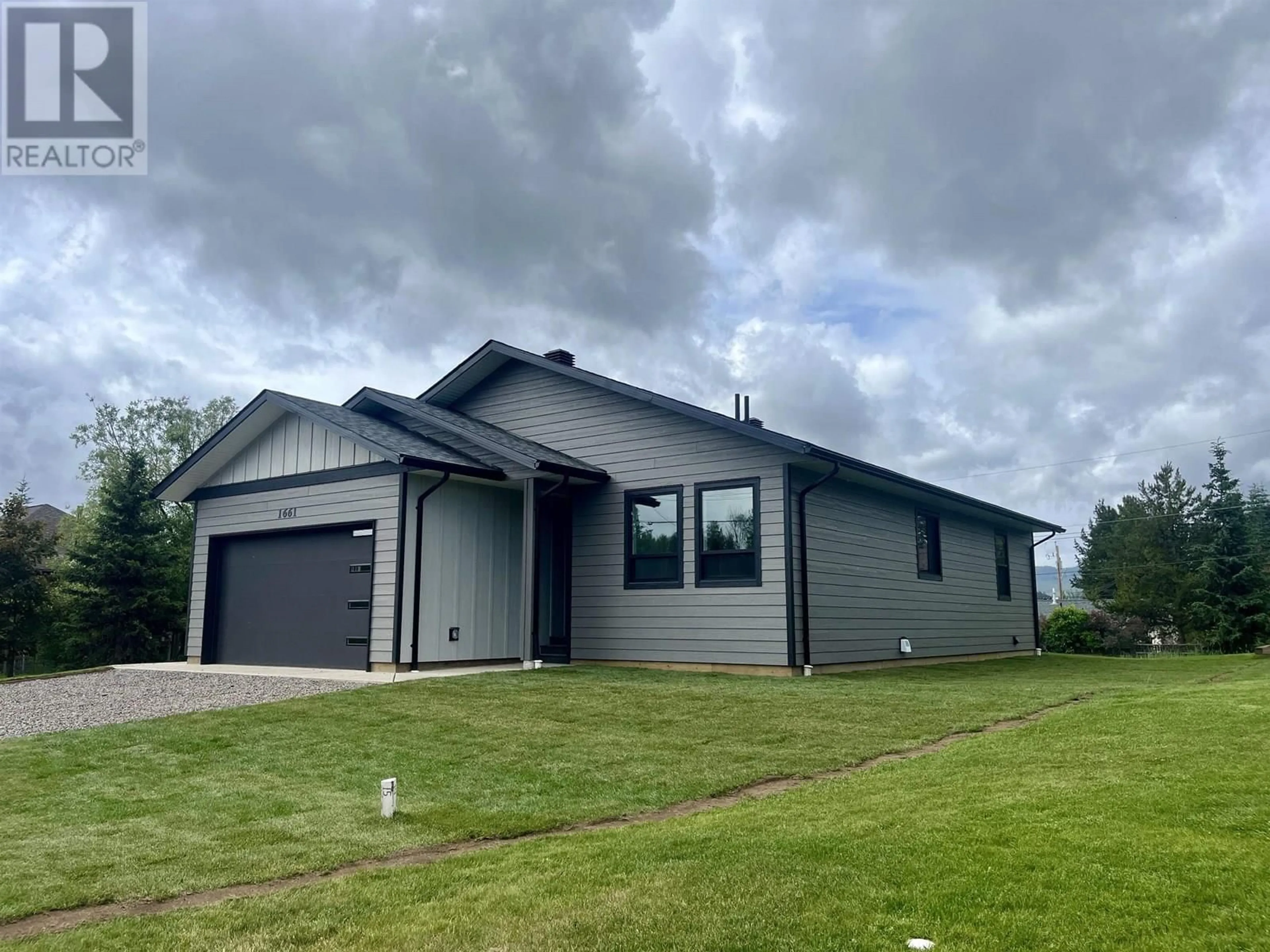 Home with vinyl exterior material, unknown for 1661 TELEGRAPH STREET, Telkwa British Columbia V0J2X0