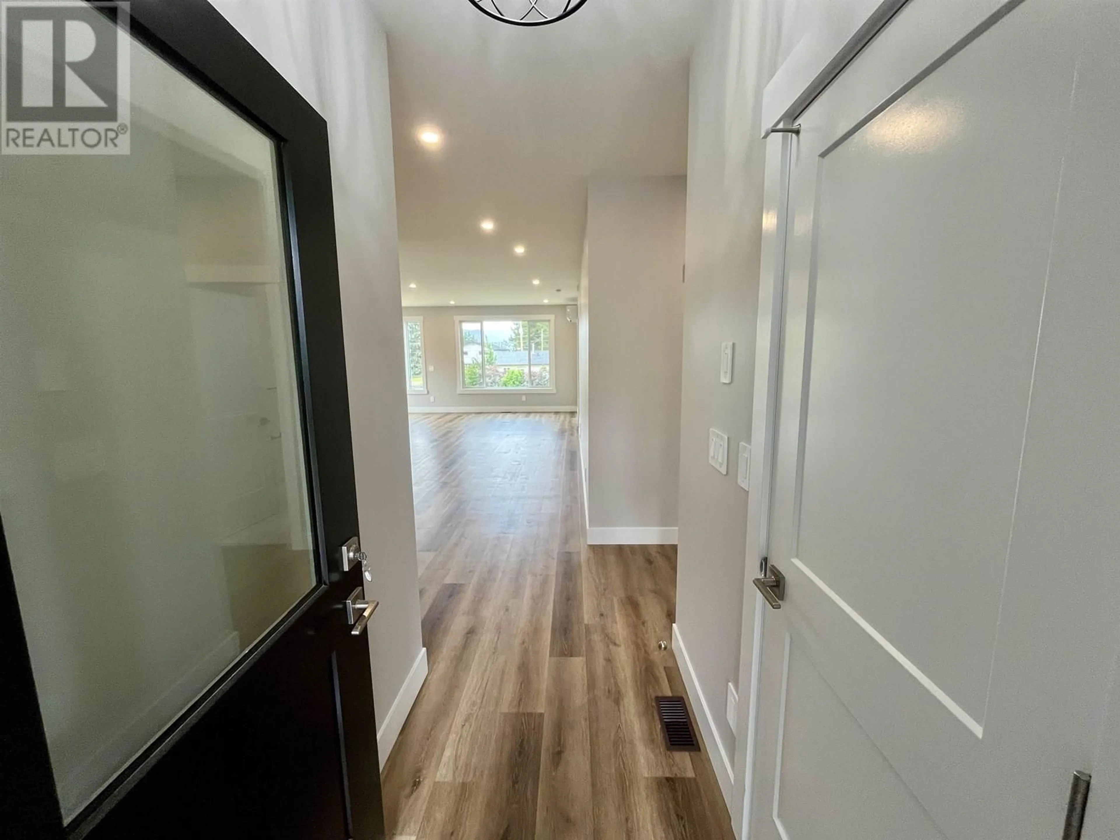 Indoor entryway for 1661 TELEGRAPH STREET, Telkwa British Columbia V0J2X0