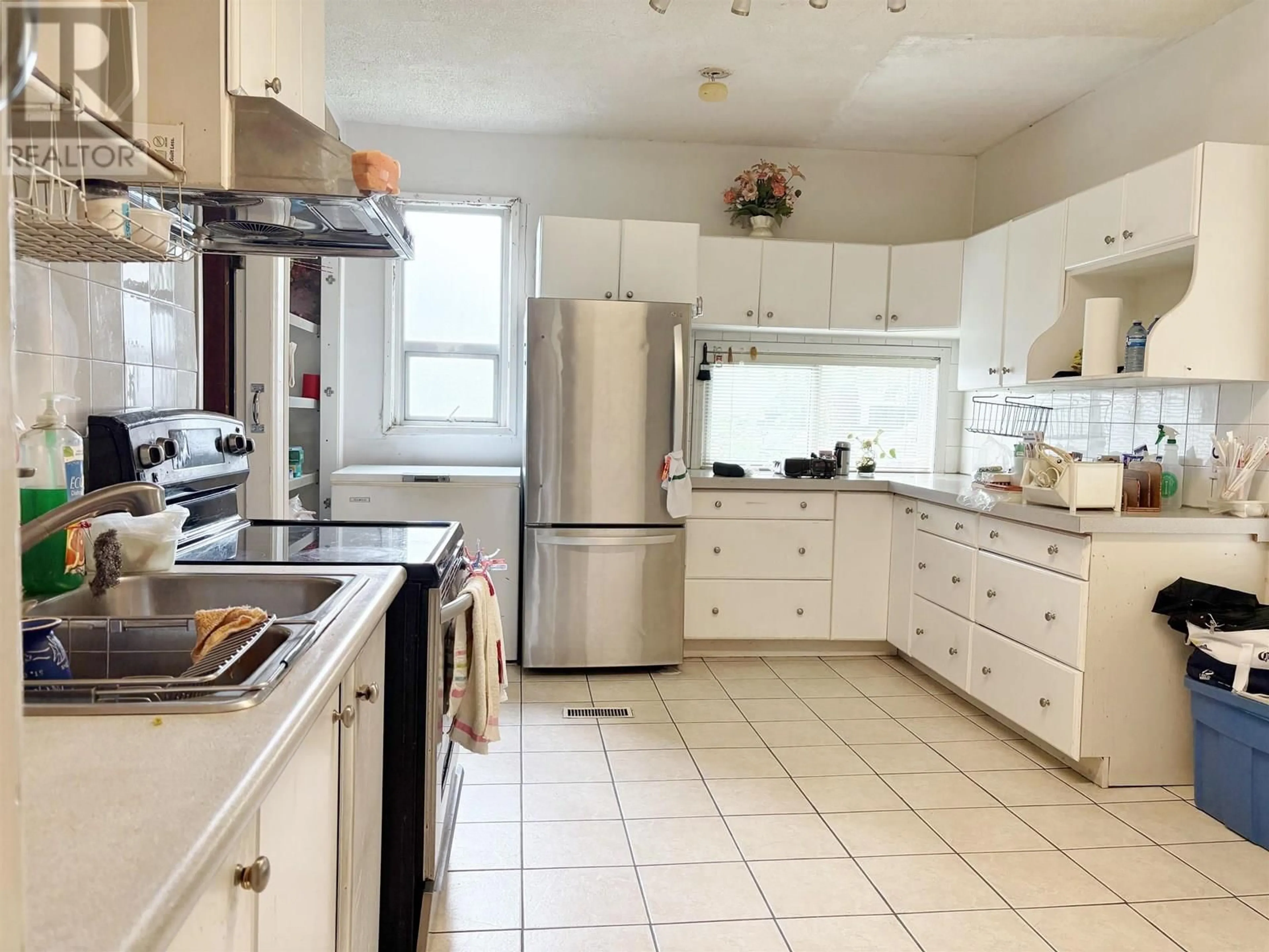 Unknown for 3034 GLEN DRIVE, Vancouver British Columbia V5T4C1