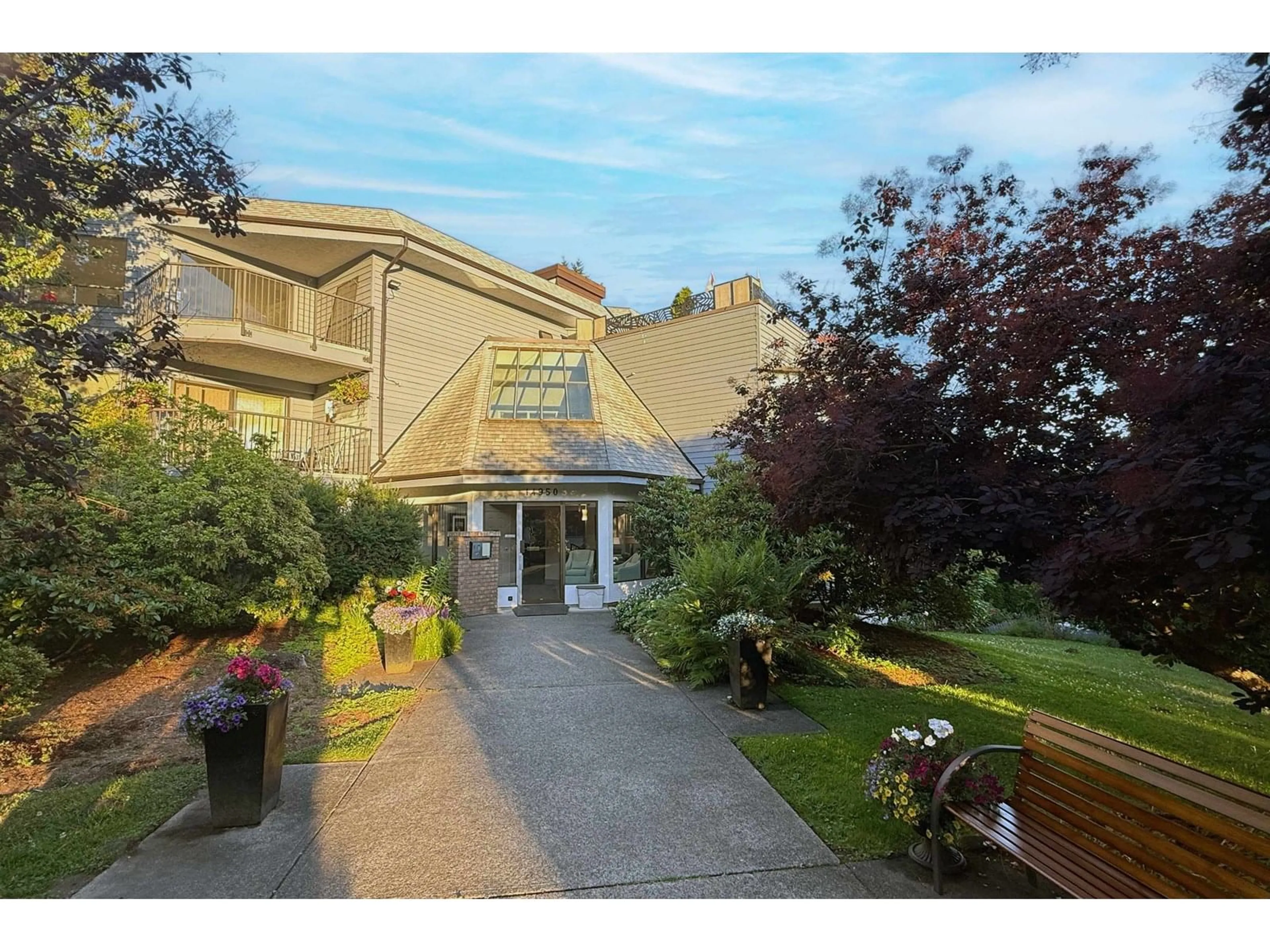 Unknown for 208 - 14950 THRIFT, White Rock British Columbia V4B2J9