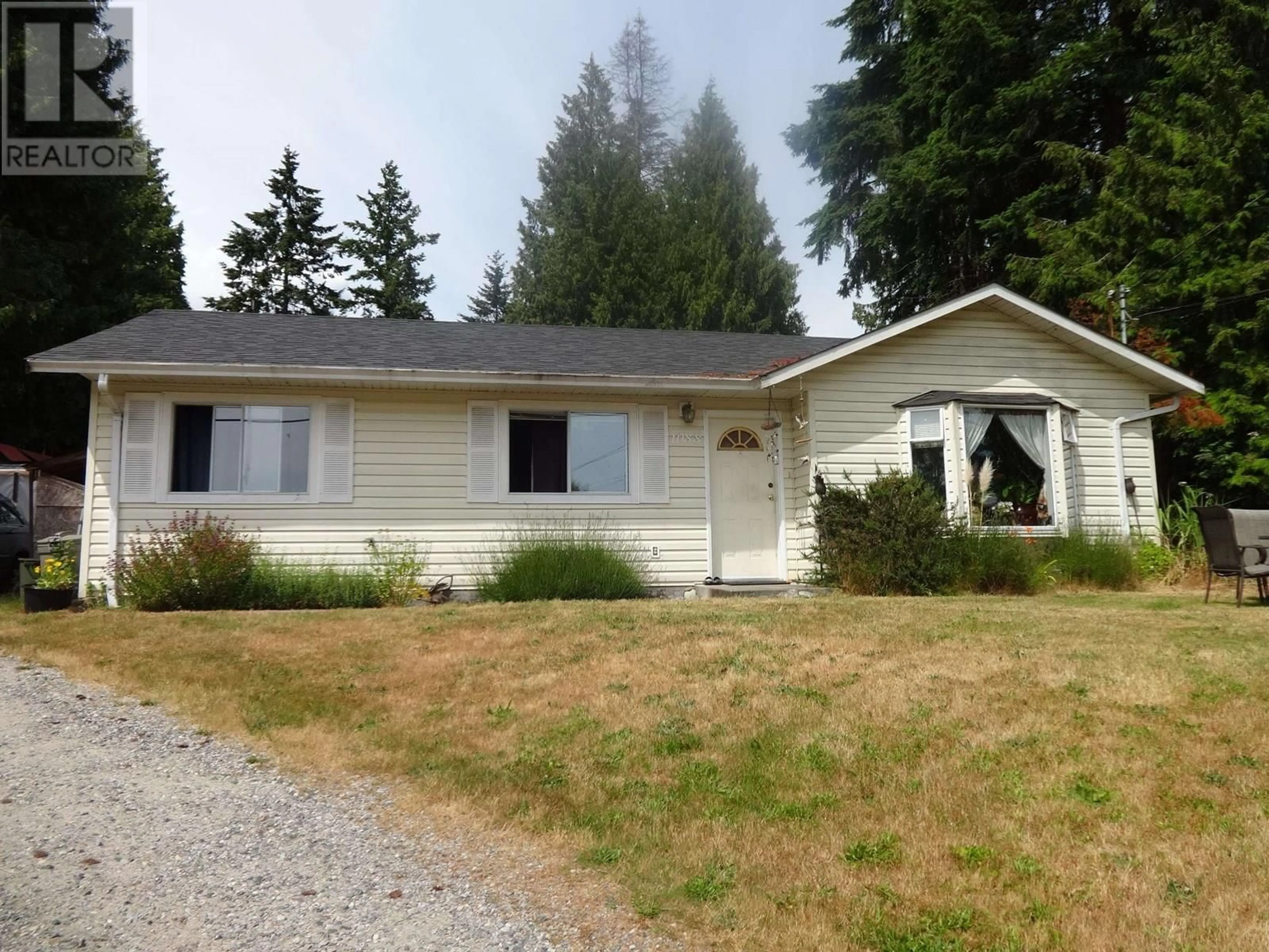 Home with vinyl exterior material, street for 1088 SUNNYSIDE ROAD, Gibsons British Columbia V0N1V3