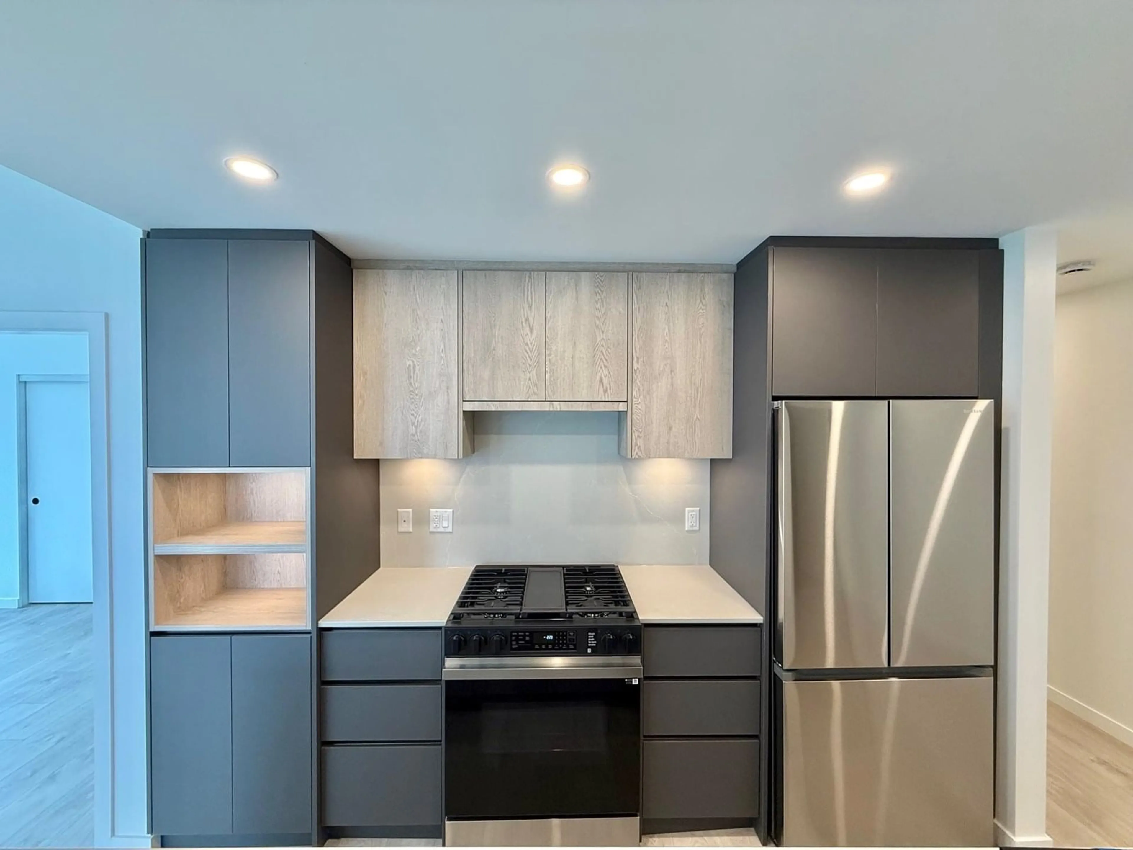 Contemporary kitchen, unknown for 403 - 6585 195A, Surrey British Columbia V4N6B5