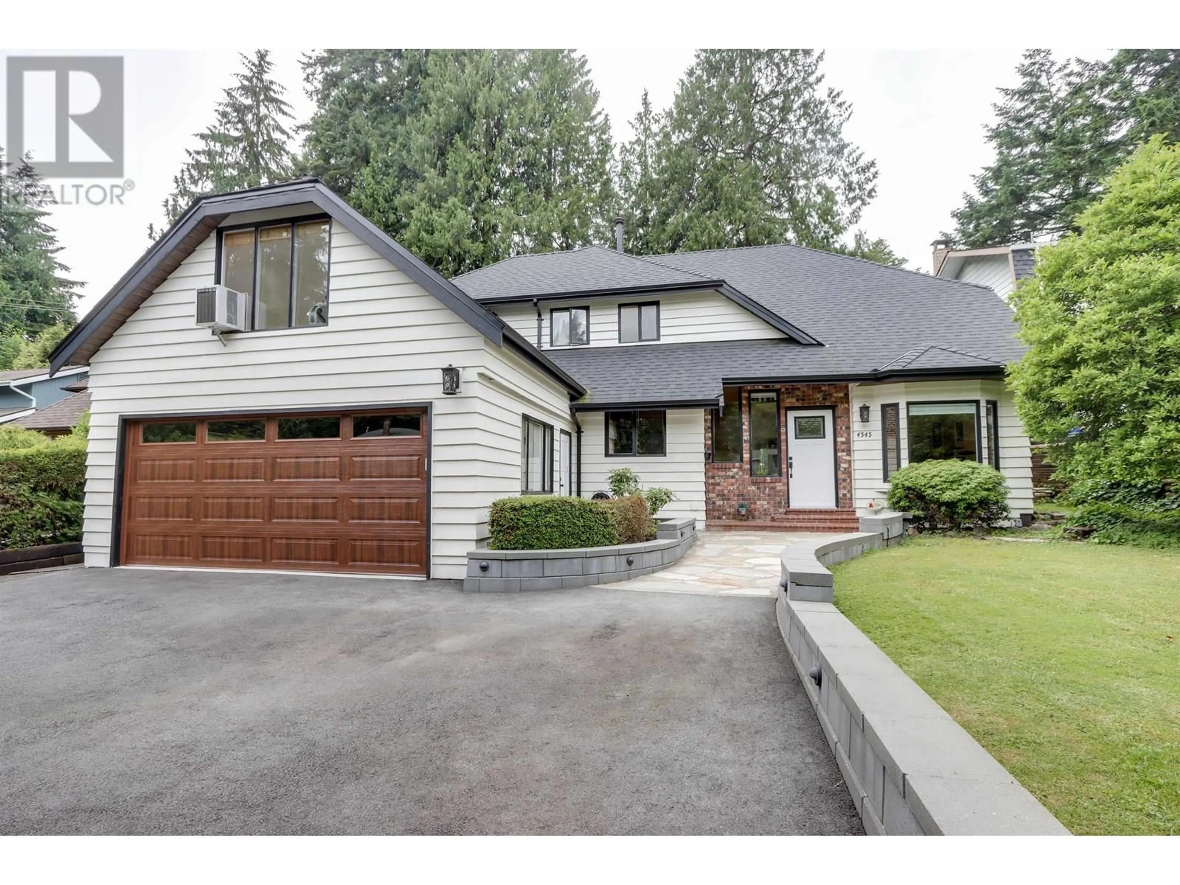 Home with vinyl exterior material, street for 4545 MAPLERIDGE DRIVE, North Vancouver British Columbia V7R4M7