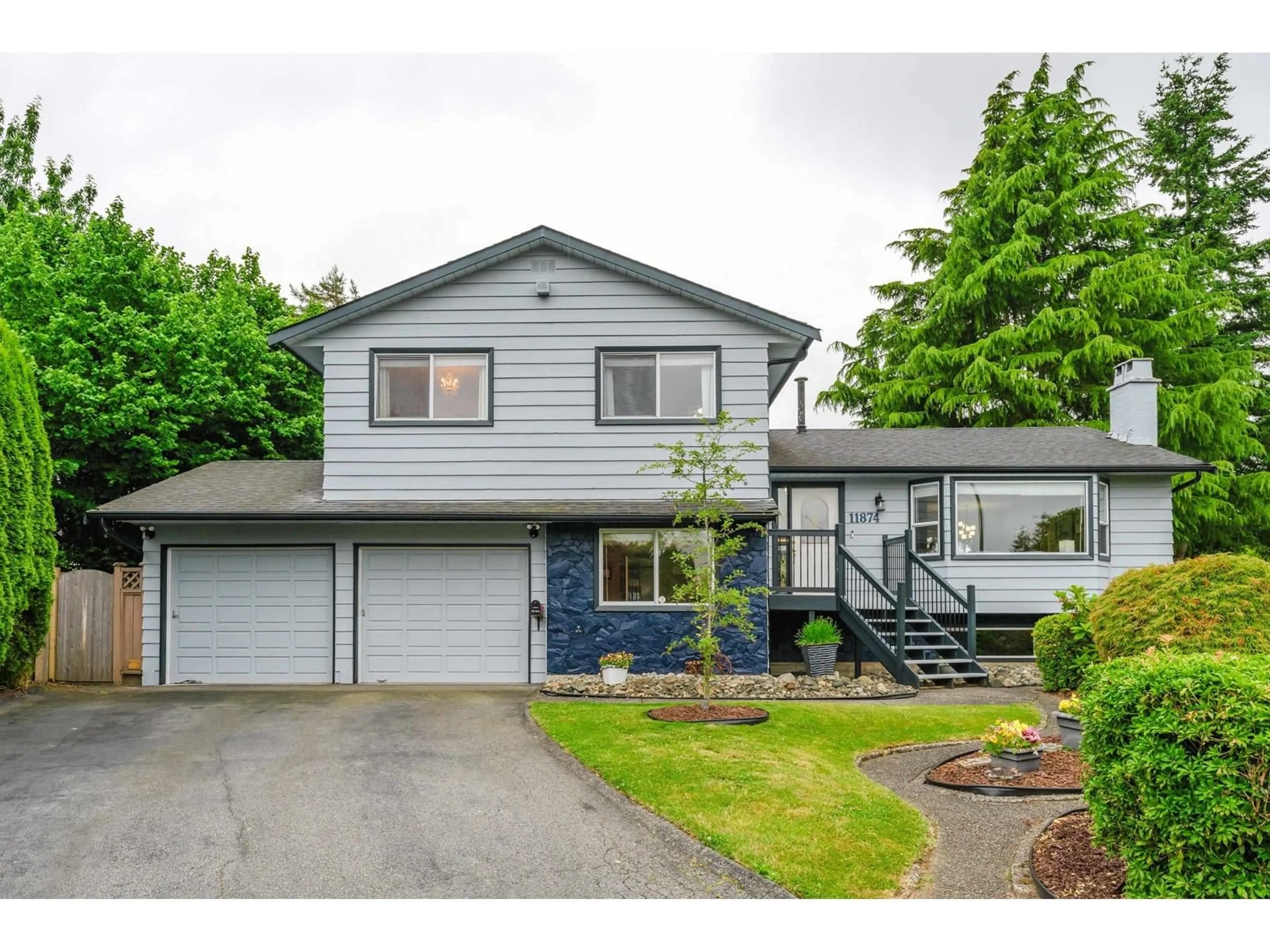 Home with vinyl exterior material, street for 11874 90A, Delta British Columbia V4C3J3