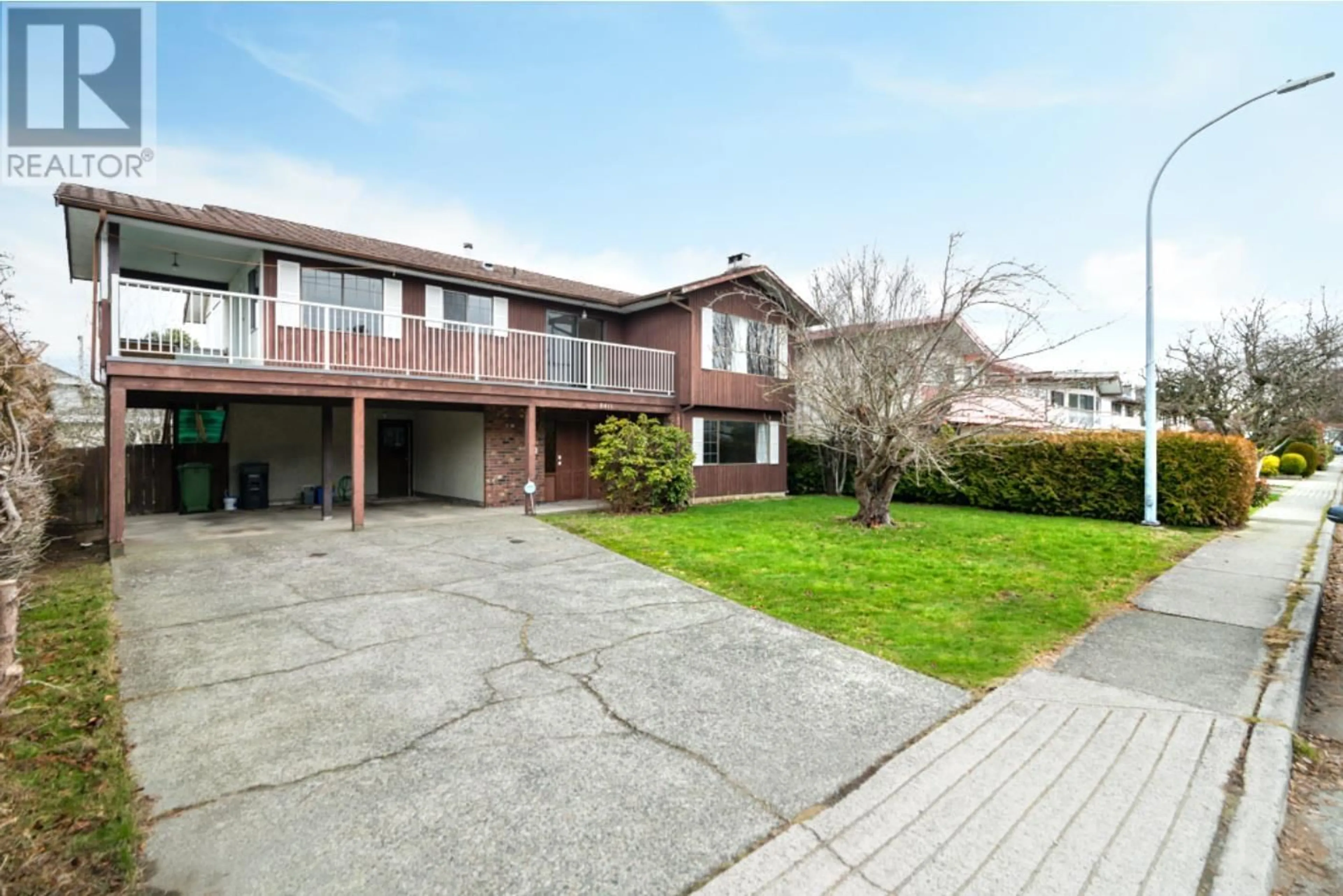 A pic from outside/outdoor area/front of a property/back of a property/a pic from drone, street for 8411 RIDEAU DRIVE, Richmond British Columbia V7A4M6