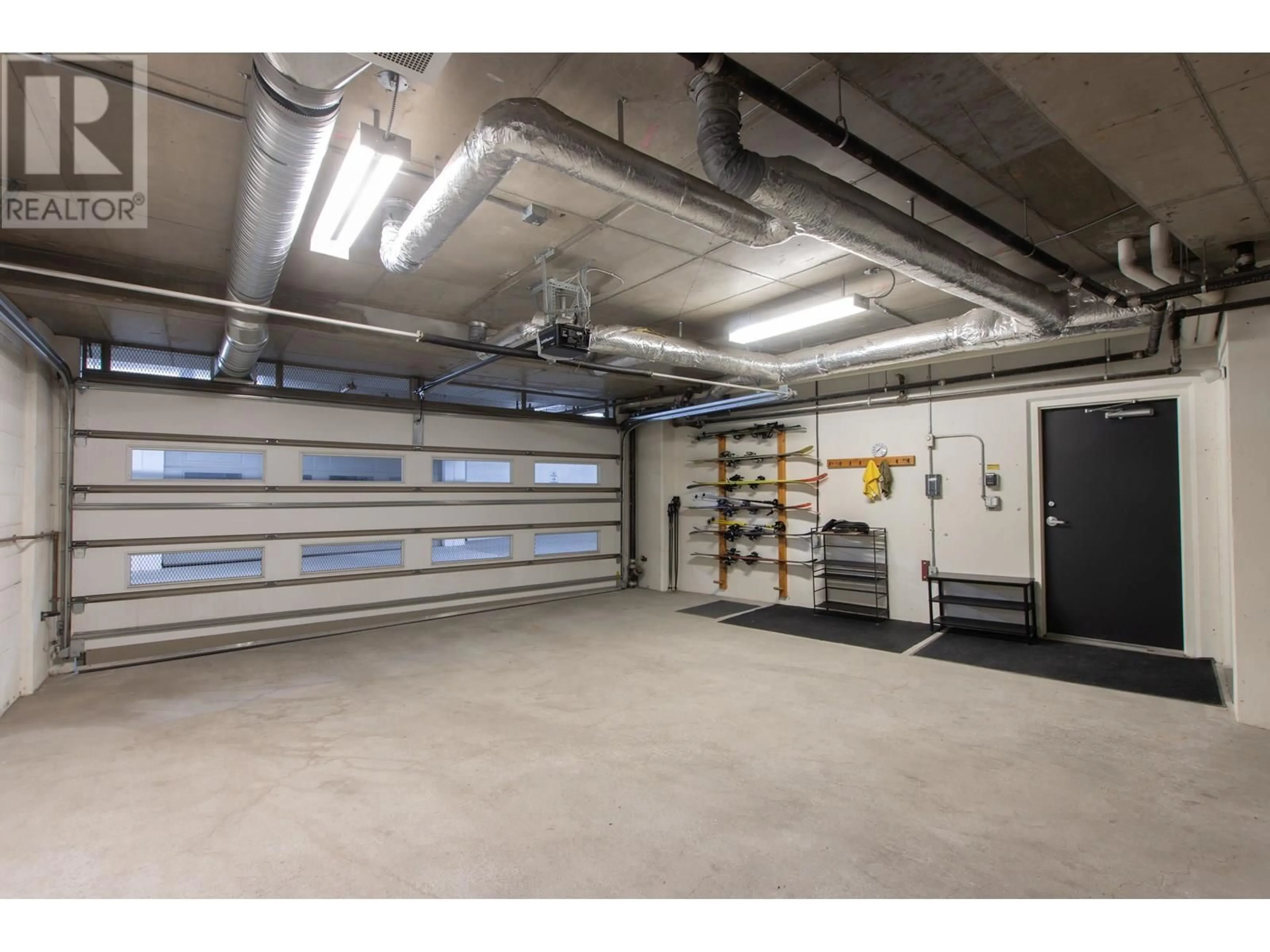 Indoor garage for 41 - 7124 NANCY GREENE DRIVE, Whistler British Columbia V8E0W9