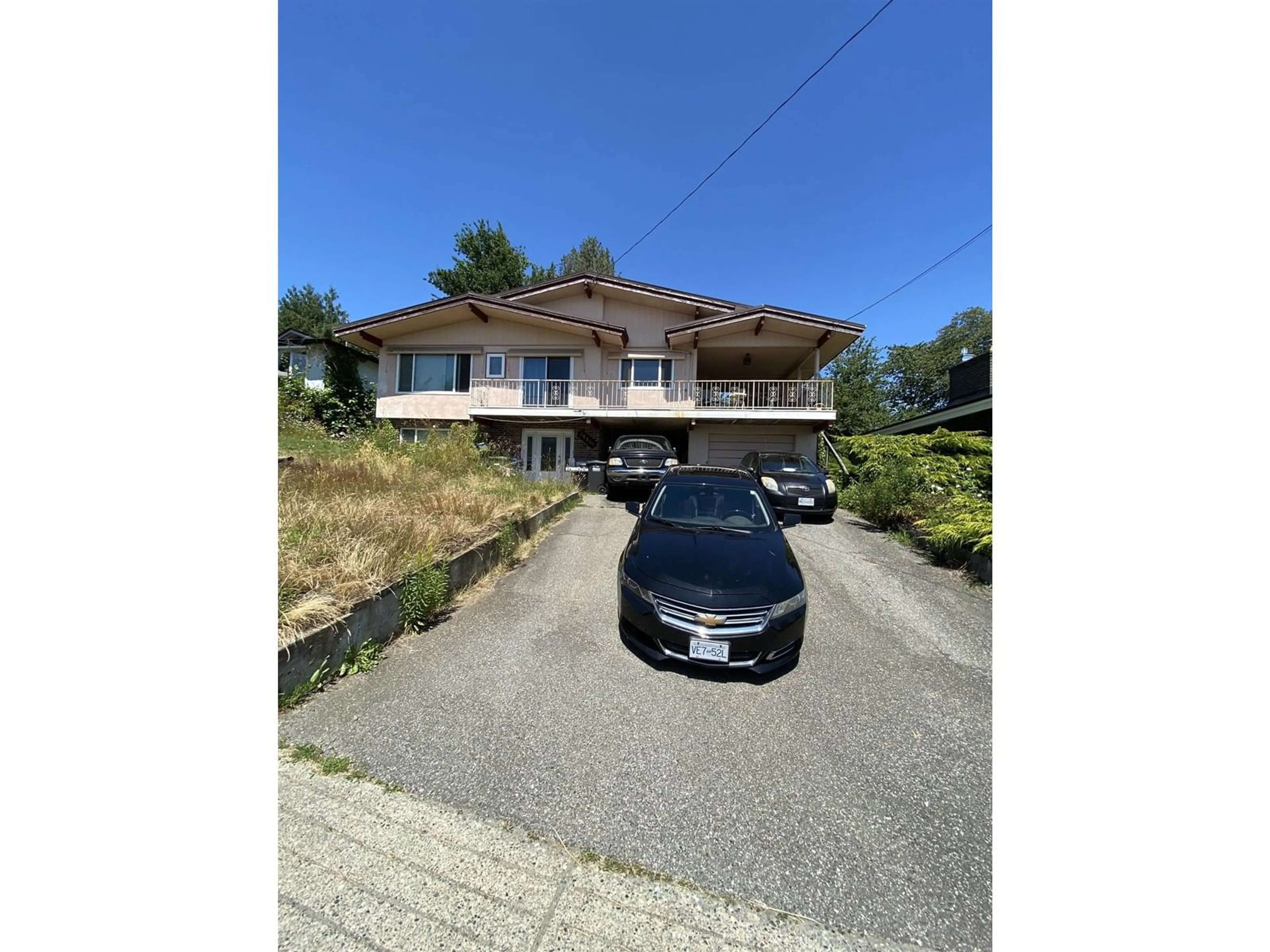 A pic from outside/outdoor area/front of a property/back of a property/a pic from drone, street for 34355 OLD YALE, Abbotsford British Columbia V2S2K6