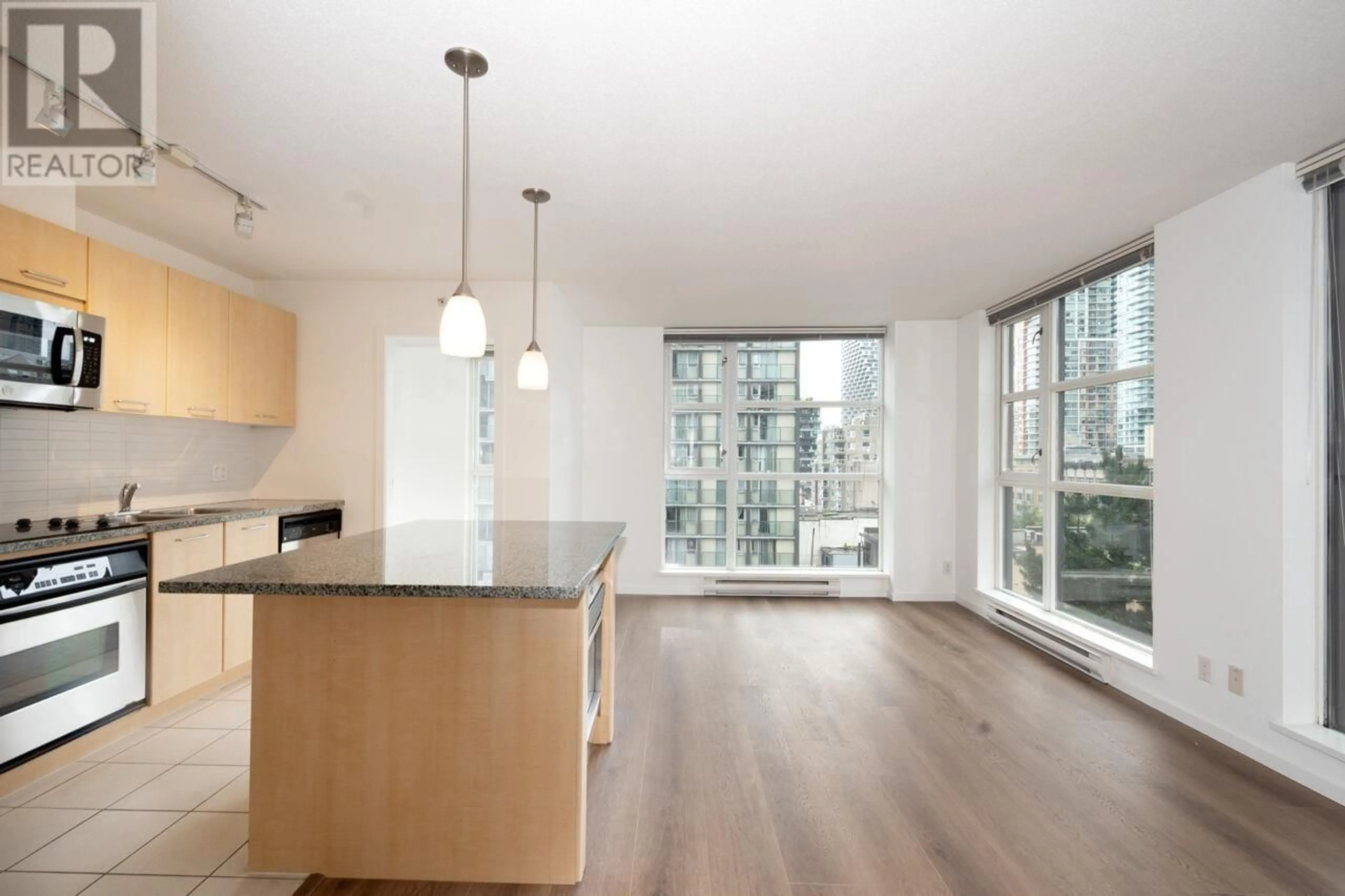 Open concept kitchen, unknown for 708 - 1199 SEYMOUR STREET, Vancouver British Columbia V6B1K3
