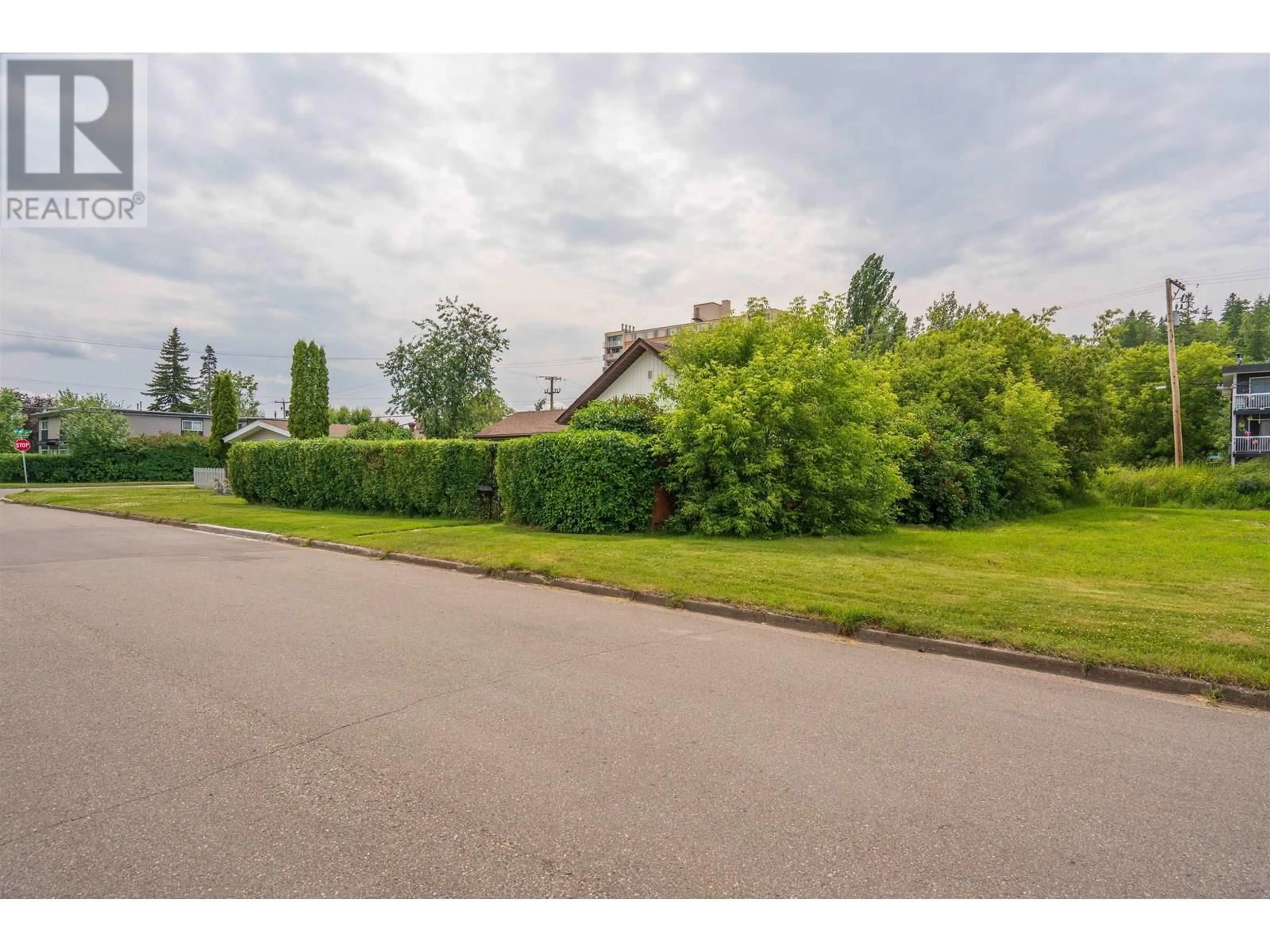 A pic from outside/outdoor area/front of a property/back of a property/a pic from drone, street for 1473 INGLEDEW STREET, Prince George British Columbia V2L1K3