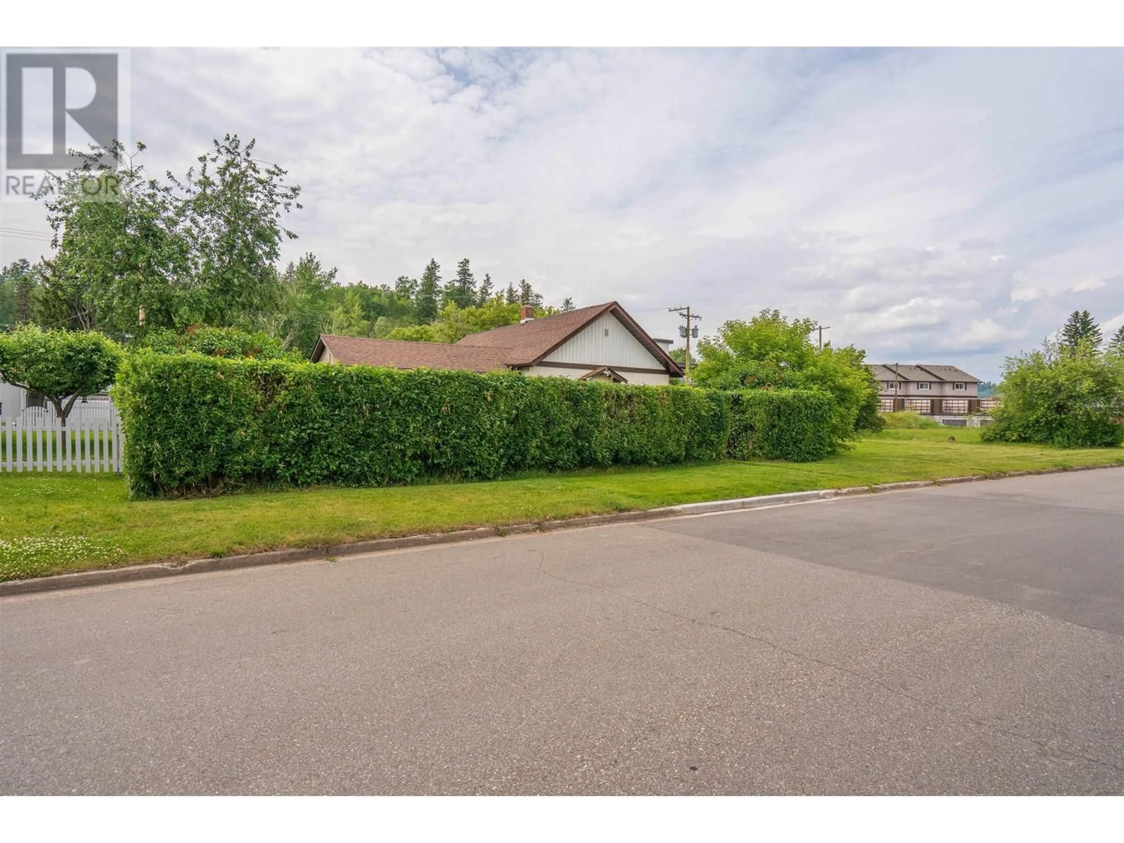 A pic from outside/outdoor area/front of a property/back of a property/a pic from drone, street for 1473 INGLEDEW STREET, Prince George British Columbia V2L1K3