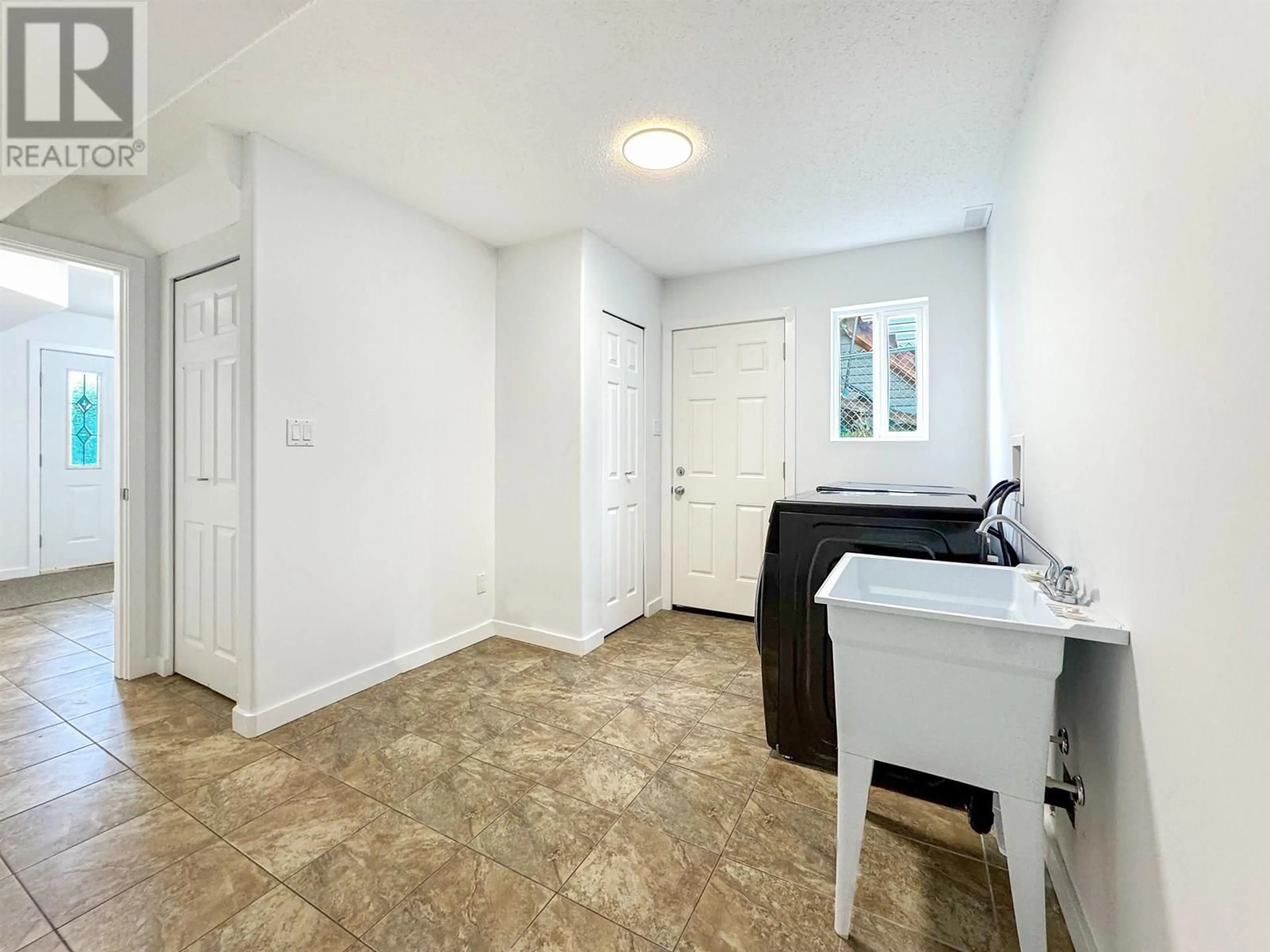 Unknown for 59 HALLMAN STREET, Kitimat British Columbia V8C2P9