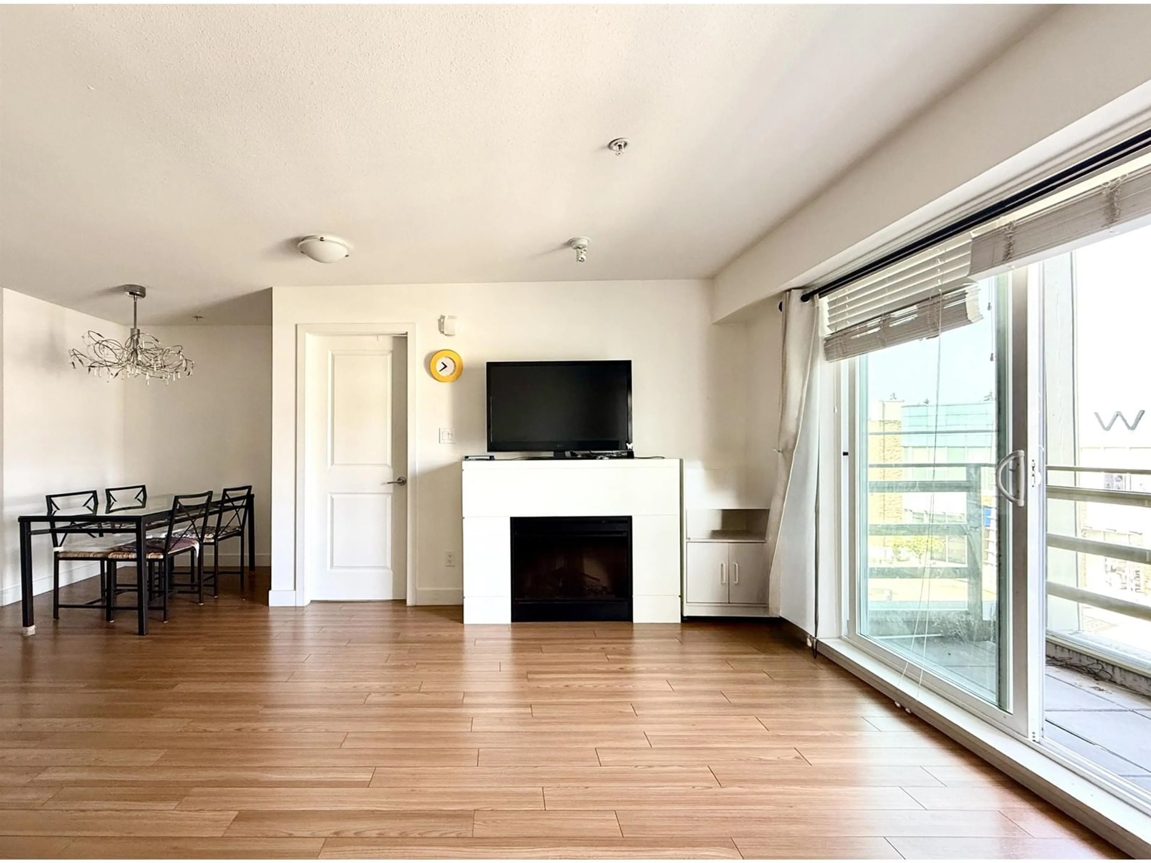A pic of a room for 205 - 15745 CROYDON, Surrey British Columbia V3Z2L5