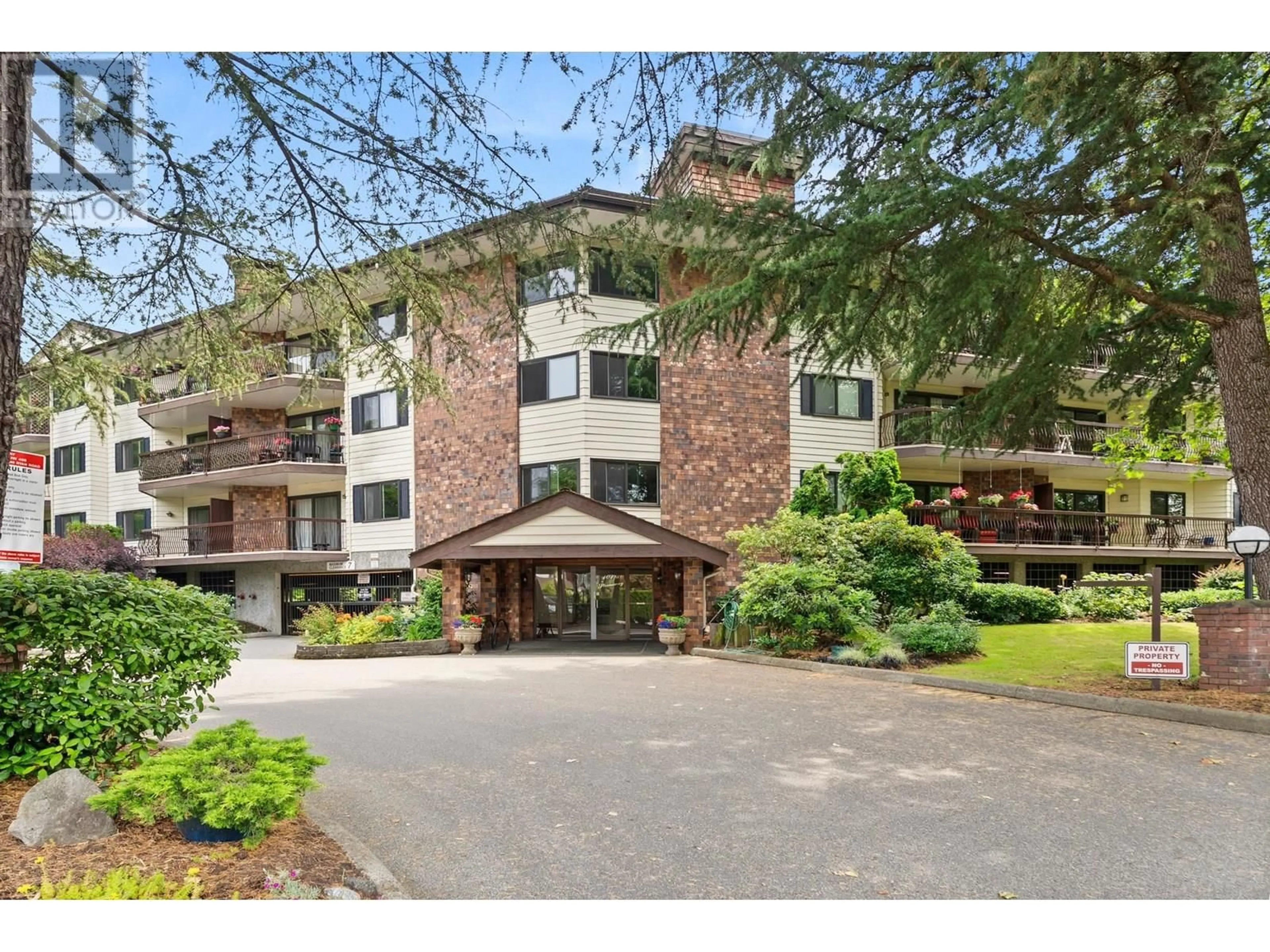 Indoor foyer for 203 - 10180 RYAN ROAD, Richmond British Columbia V7A4P9