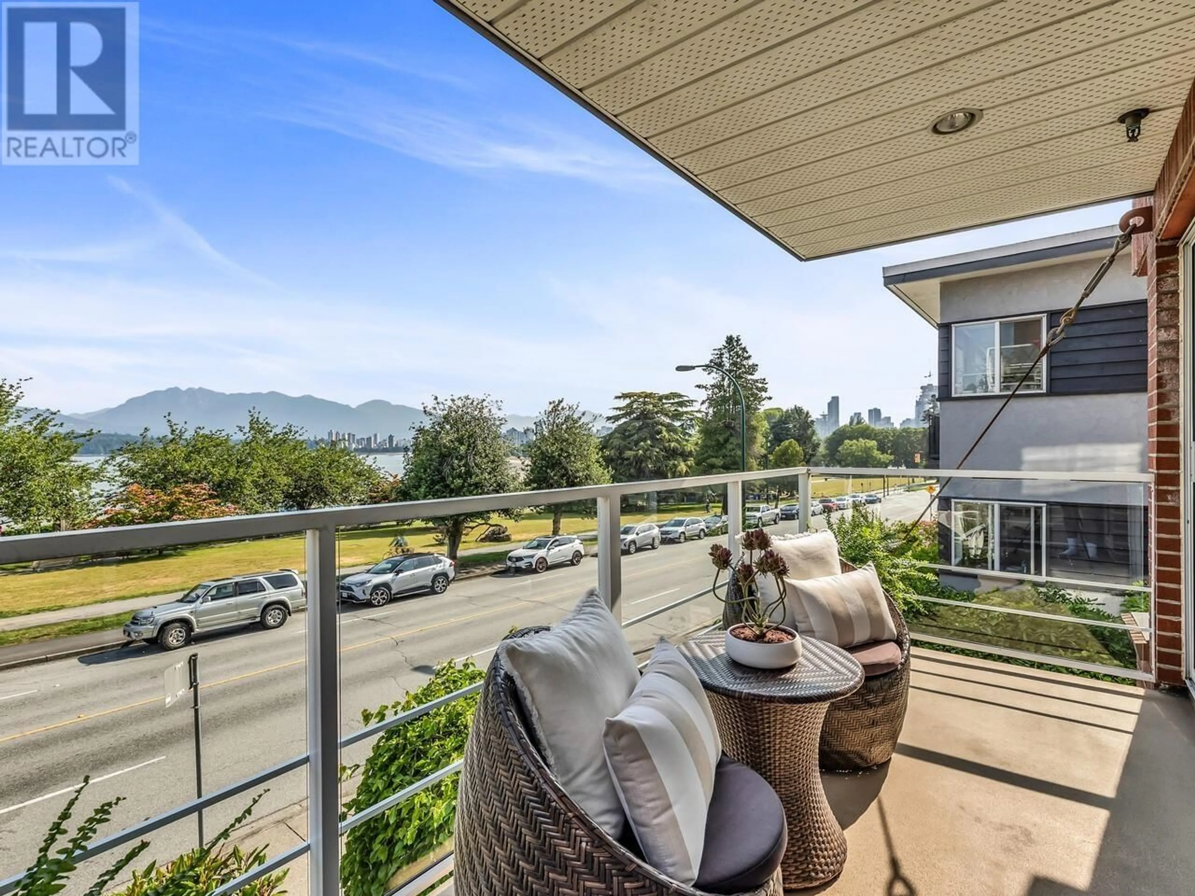 Patio, mountain view for 201 - 2368 CORNWALL AVENUE, Vancouver British Columbia V6K1B7