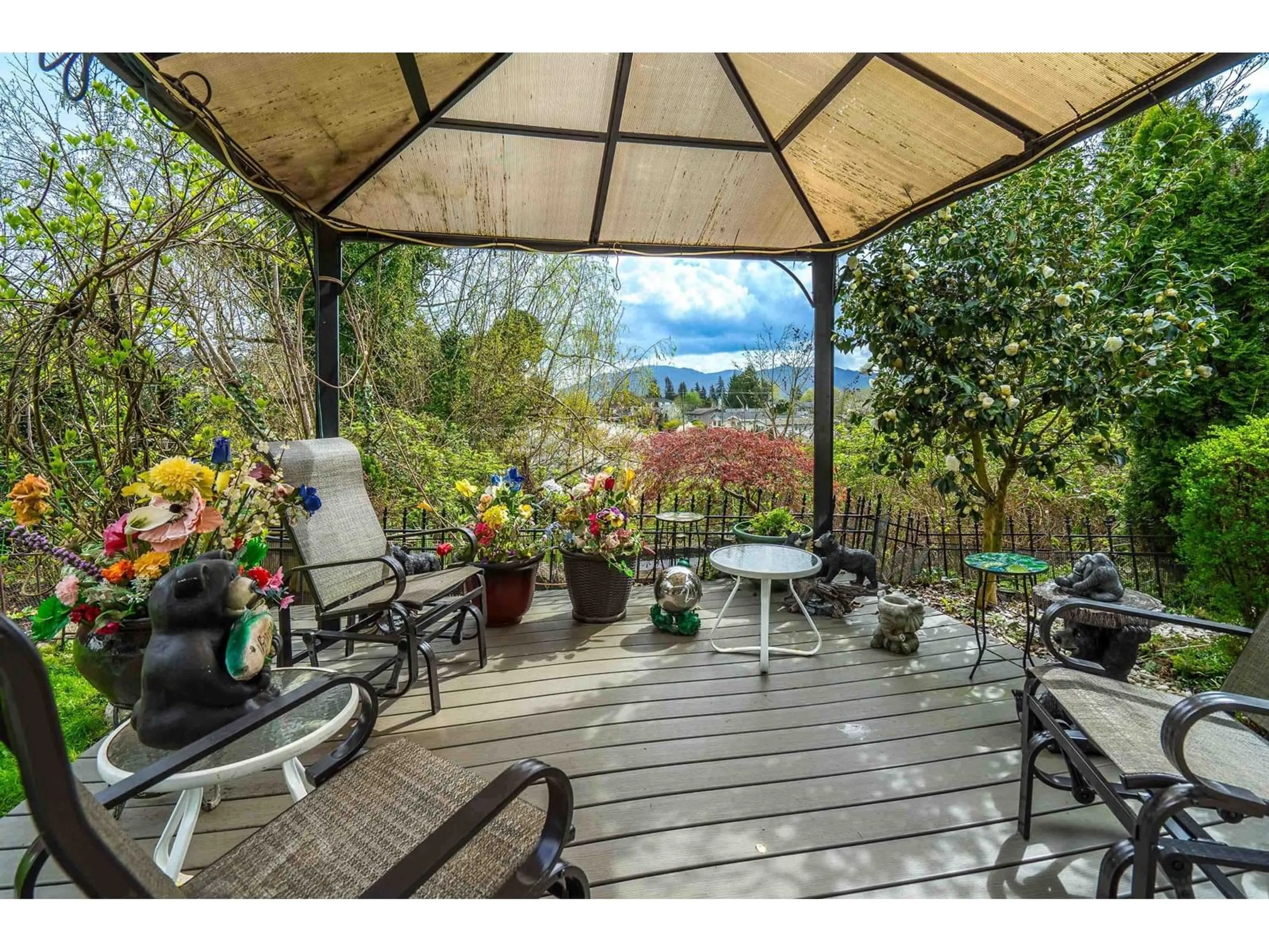 Patio, unknown for 33416 HEATHER, Mission British Columbia V2V7M6