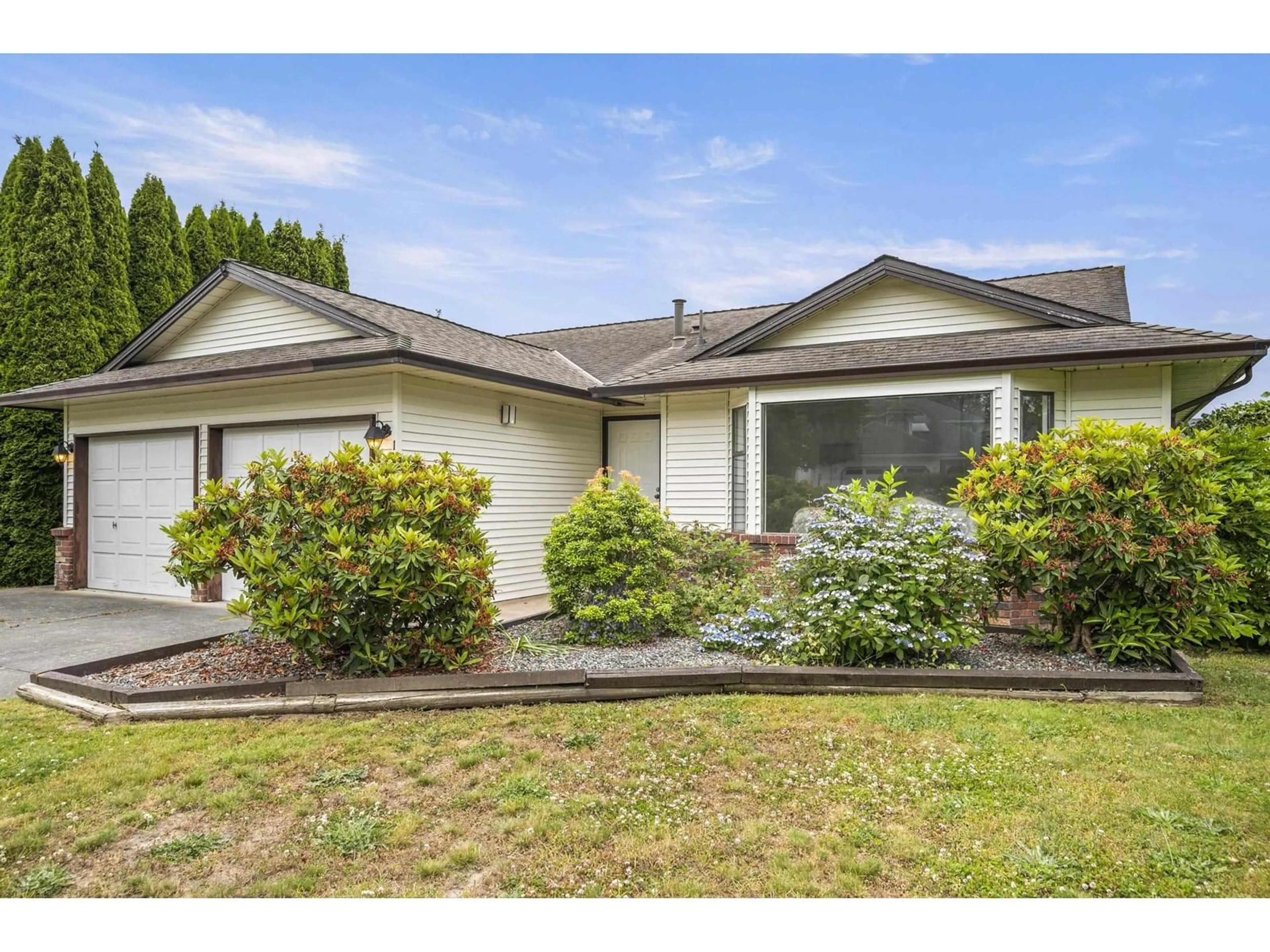 Home with vinyl exterior material, street for 15958 19A, Surrey British Columbia V4A8G9