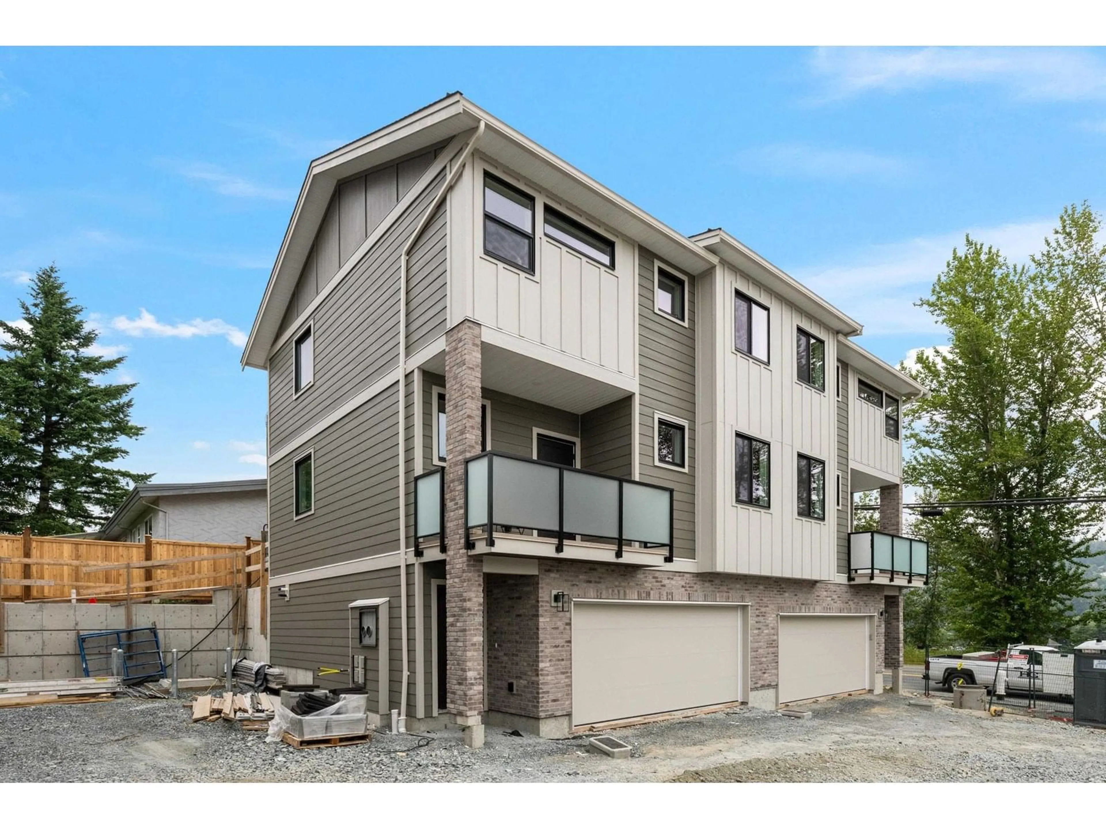 Home with vinyl exterior material, unknown for 2481 BECK, Abbotsford British Columbia V2S4S3