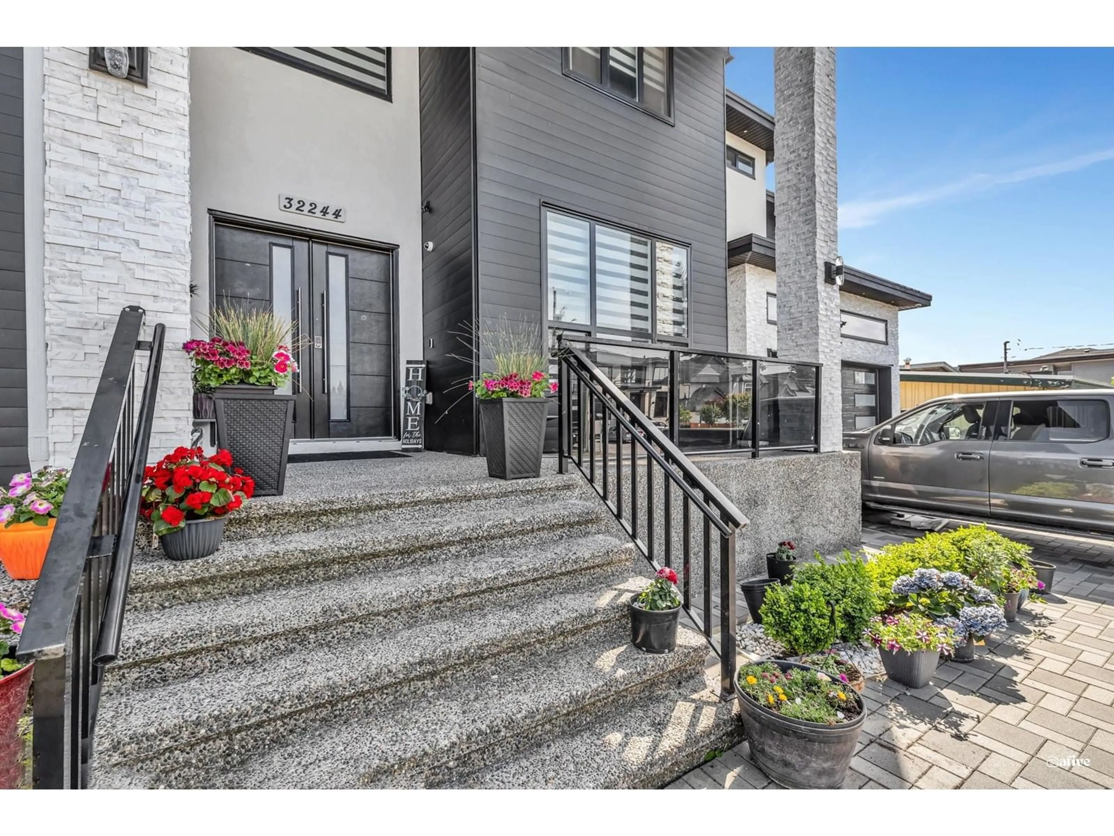 Indoor entryway for 32244 PINEVIEW, Abbotsford British Columbia V2T1R3
