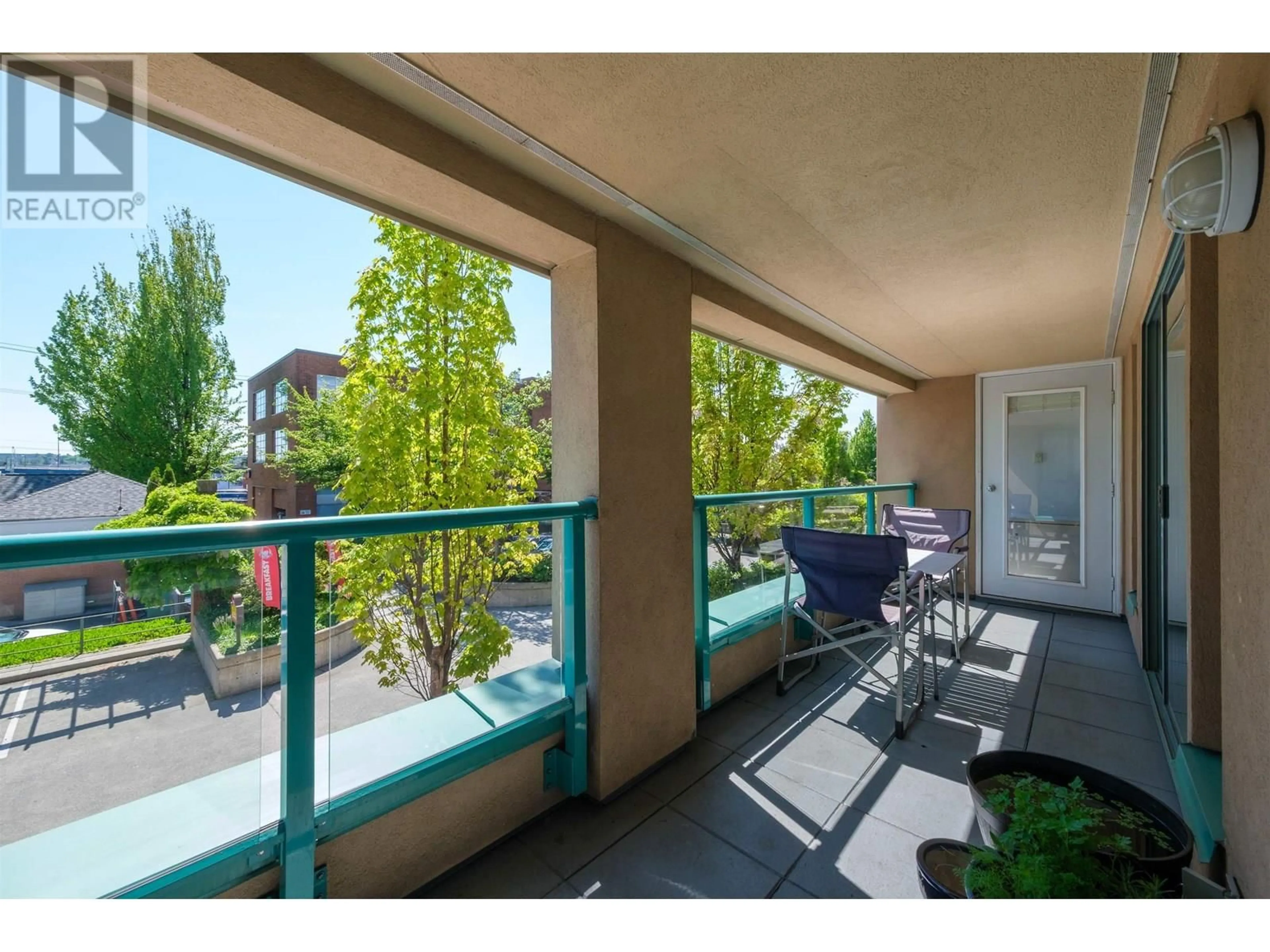Balcony in the apartment, unknown for 209 - 223 MOUNTAIN HIGHWAY, North Vancouver British Columbia V7J3V3