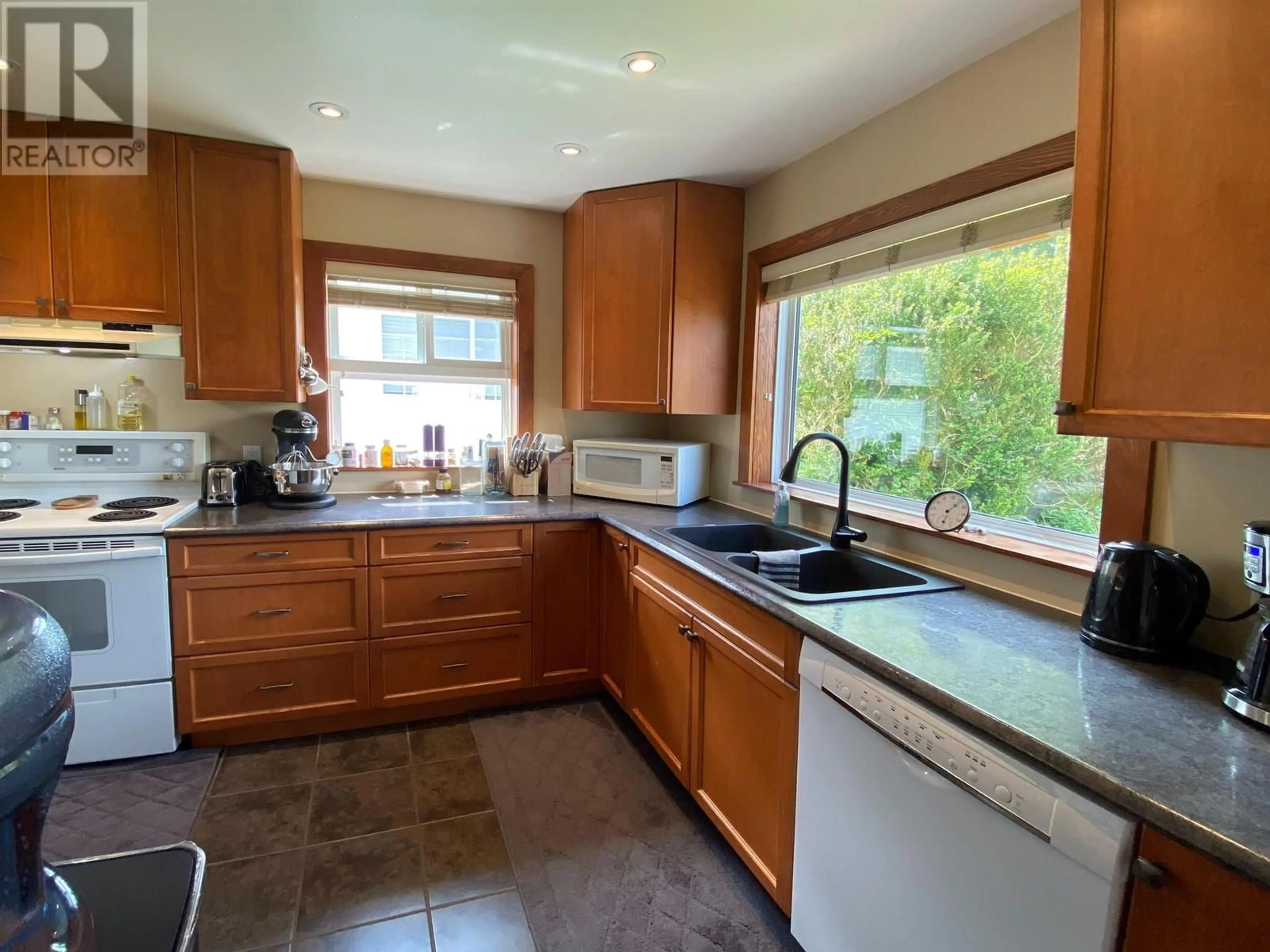 Standard kitchen, ceramic/tile floor for 1217 8TH AVENUE, Prince Rupert British Columbia V8J2N8