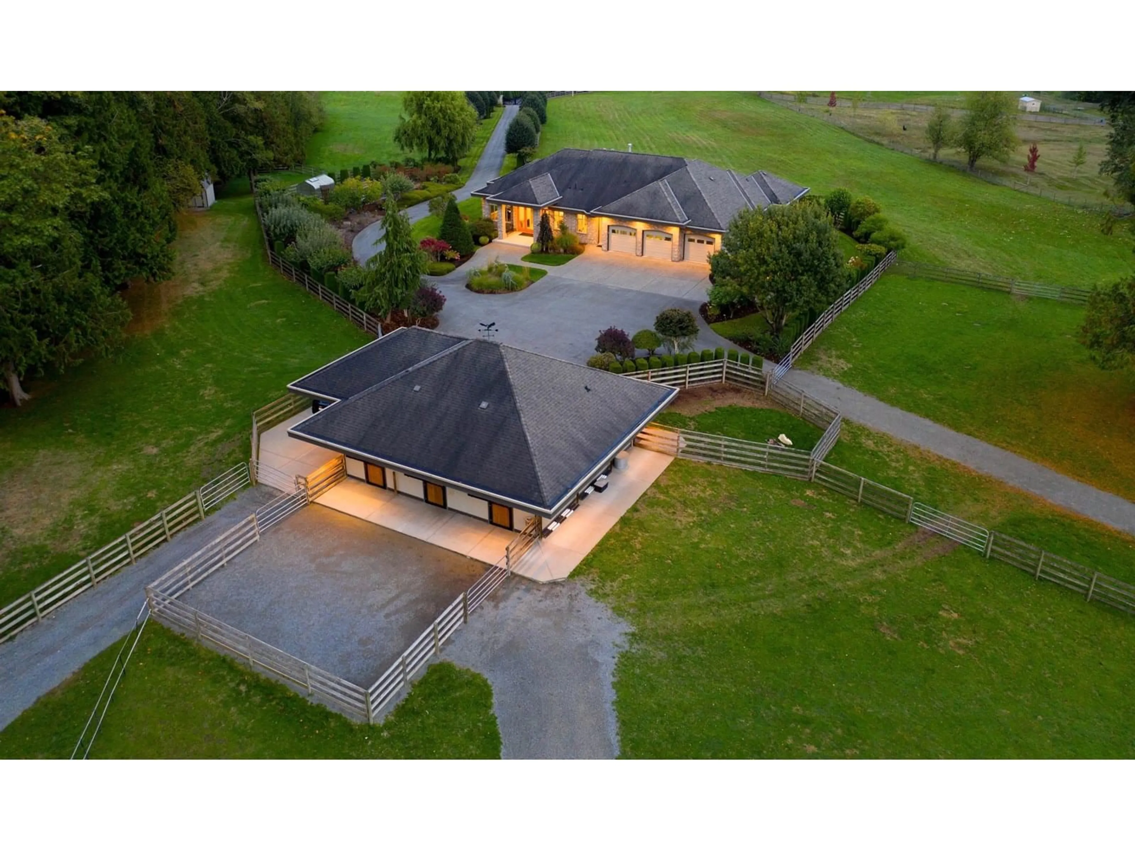 A pic from outside/outdoor area/front of a property/back of a property/a pic from drone, building for 2675 256, Langley British Columbia V4W1Y3