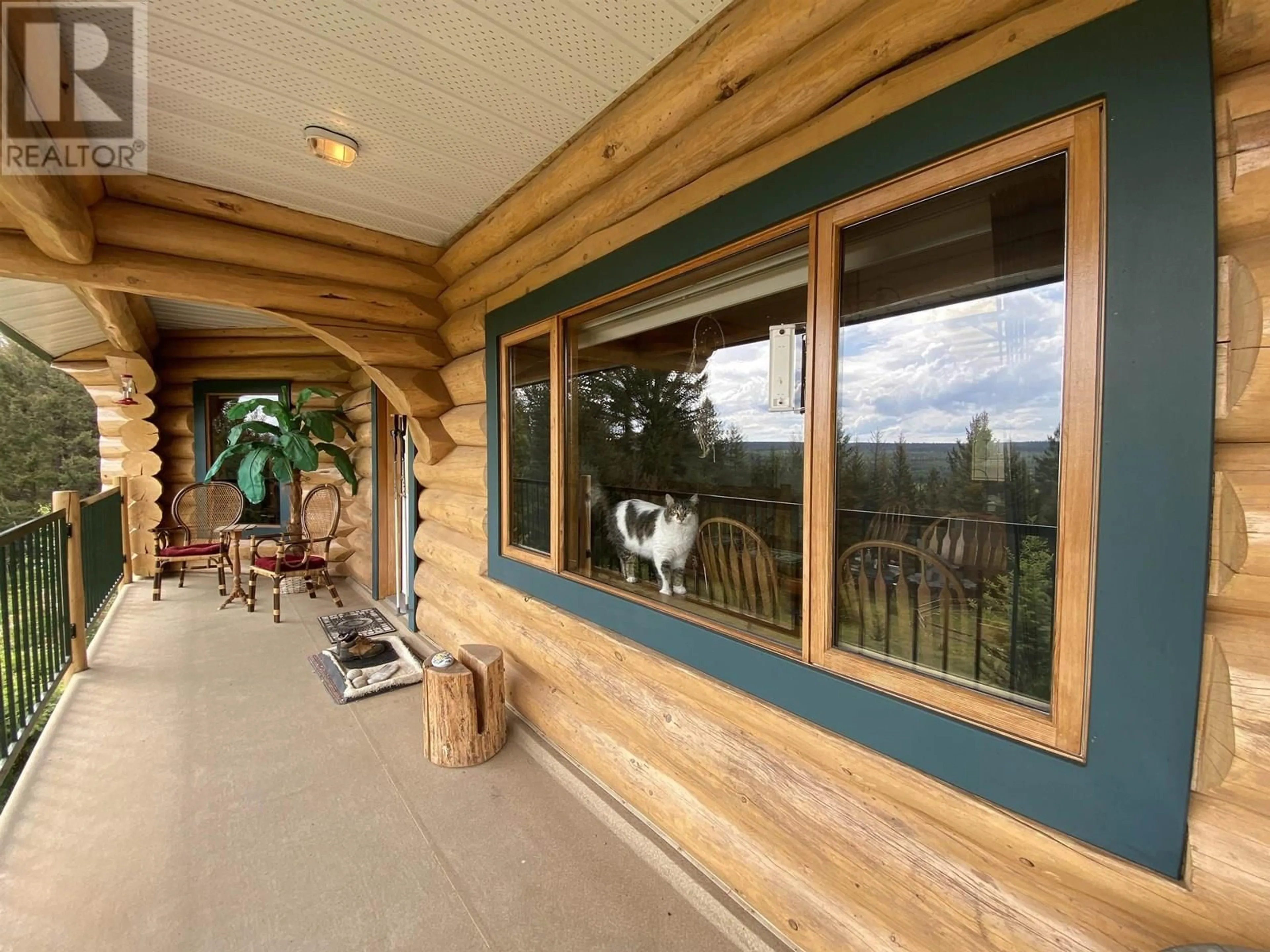 Patio, unknown for 6344 HIGHLAND CRESCENT, 100 Mile House British Columbia V0K2E3