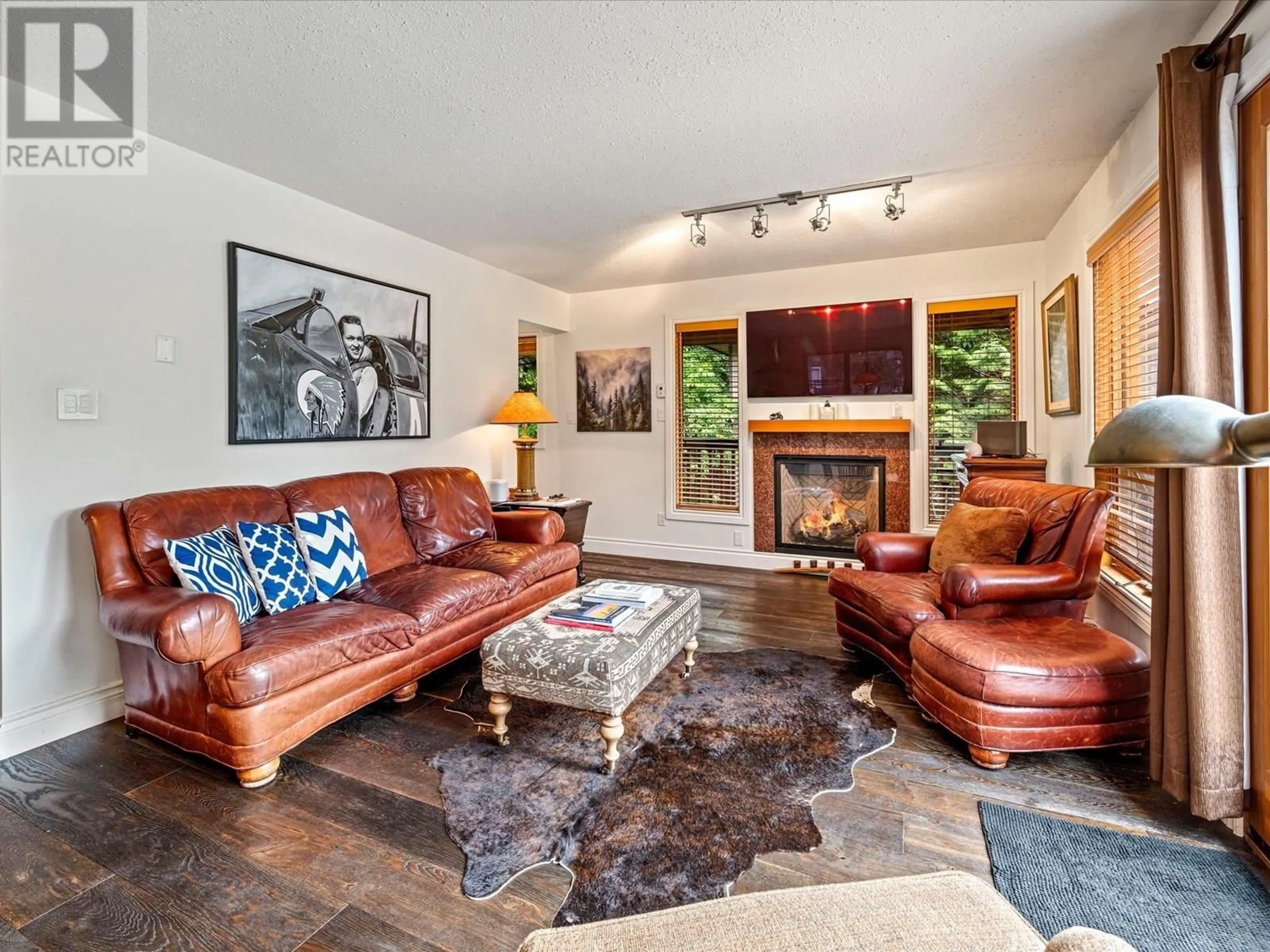 Living room with furniture, unknown for 2316 GONDOLA WAY, Whistler British Columbia V8E0N2