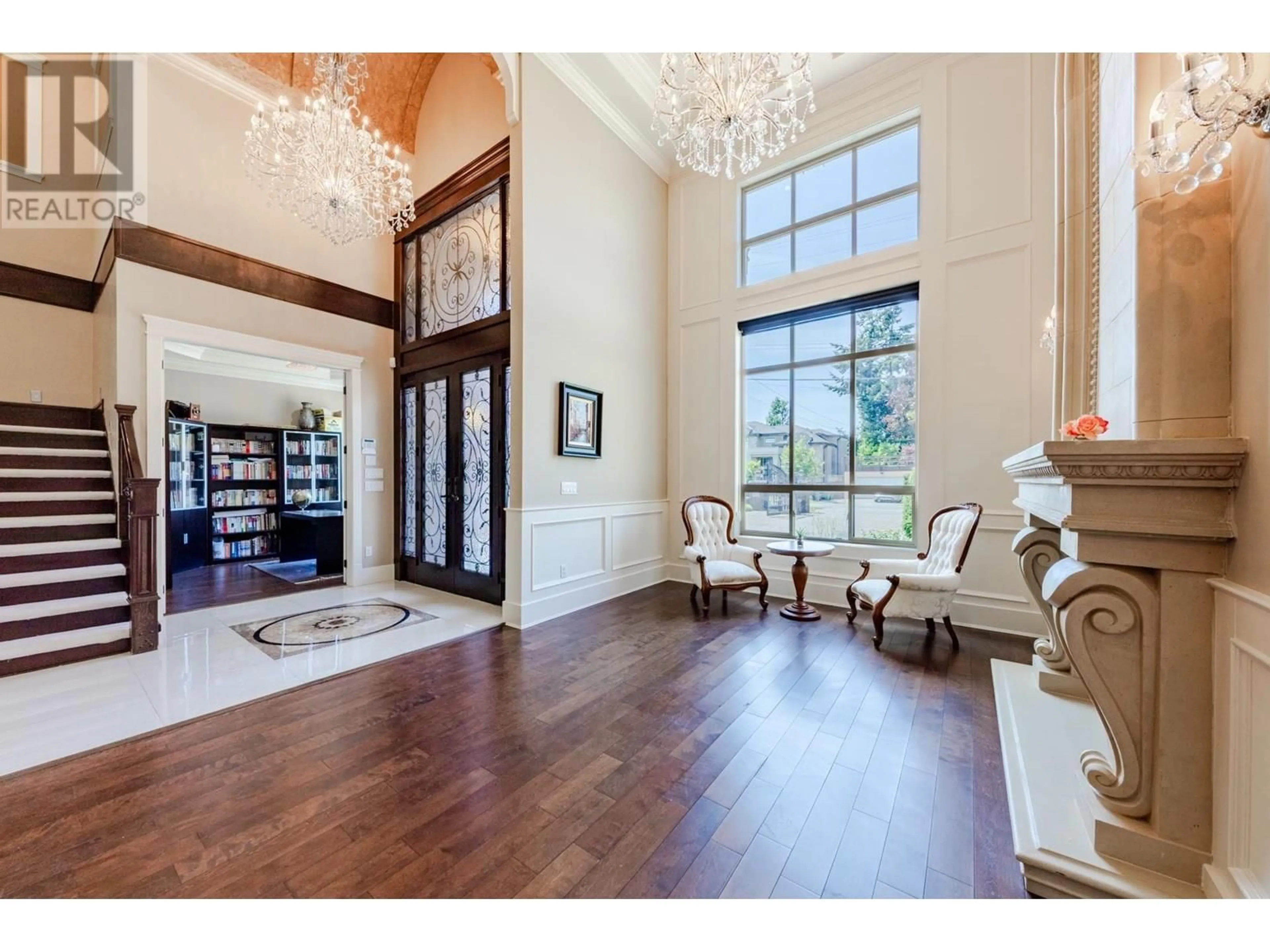 Indoor foyer for 5628 GIBBONS DRIVE, Richmond British Columbia V7C2C7