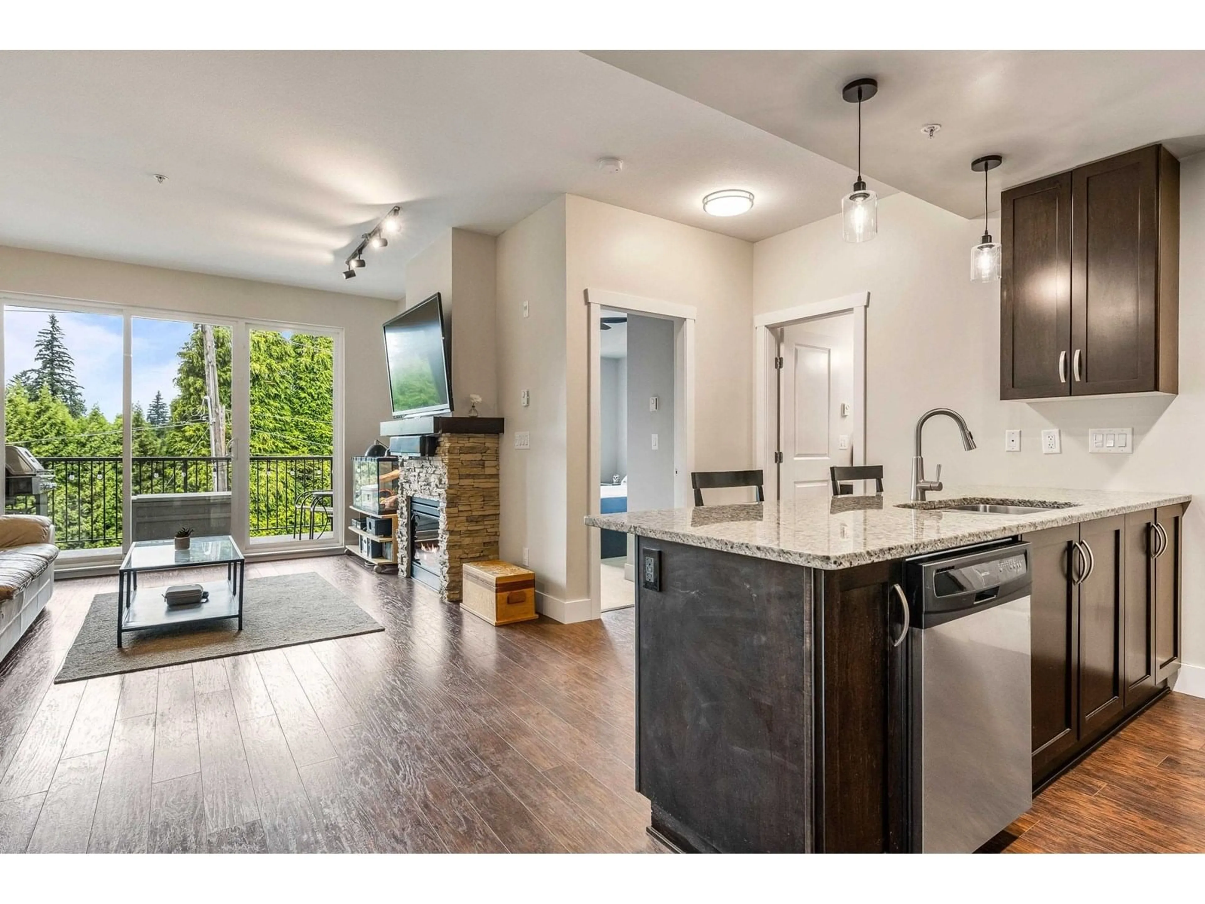 Open concept kitchen, unknown for 308 - 3192 GLADWIN, Abbotsford British Columbia V2T6M9