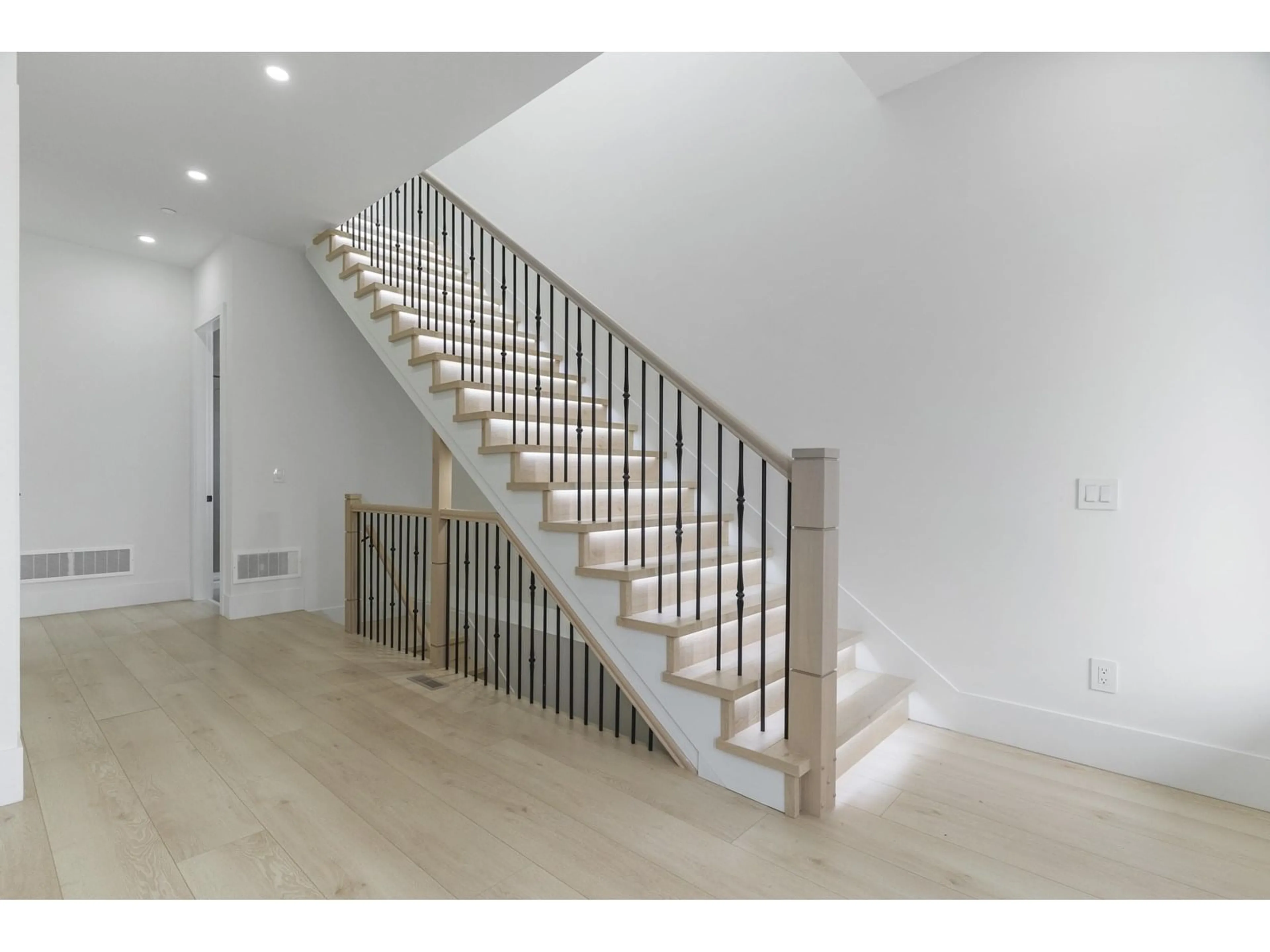 Stairs for 8699 MACHELL, Mission British Columbia V4S0C8