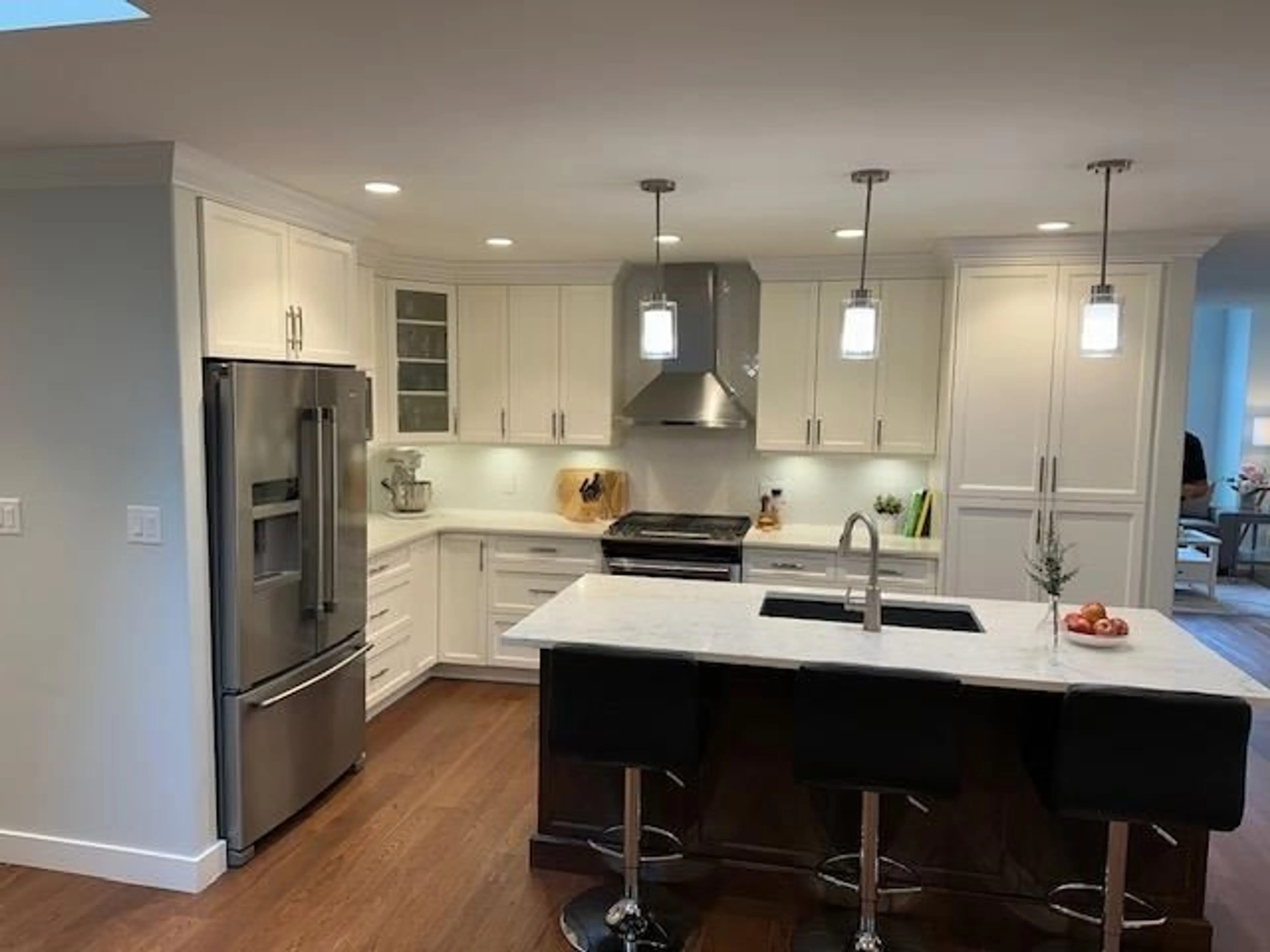 Contemporary kitchen, unknown for 46489 EDGEMONT PLACE, Chilliwack British Columbia V2R3Y6