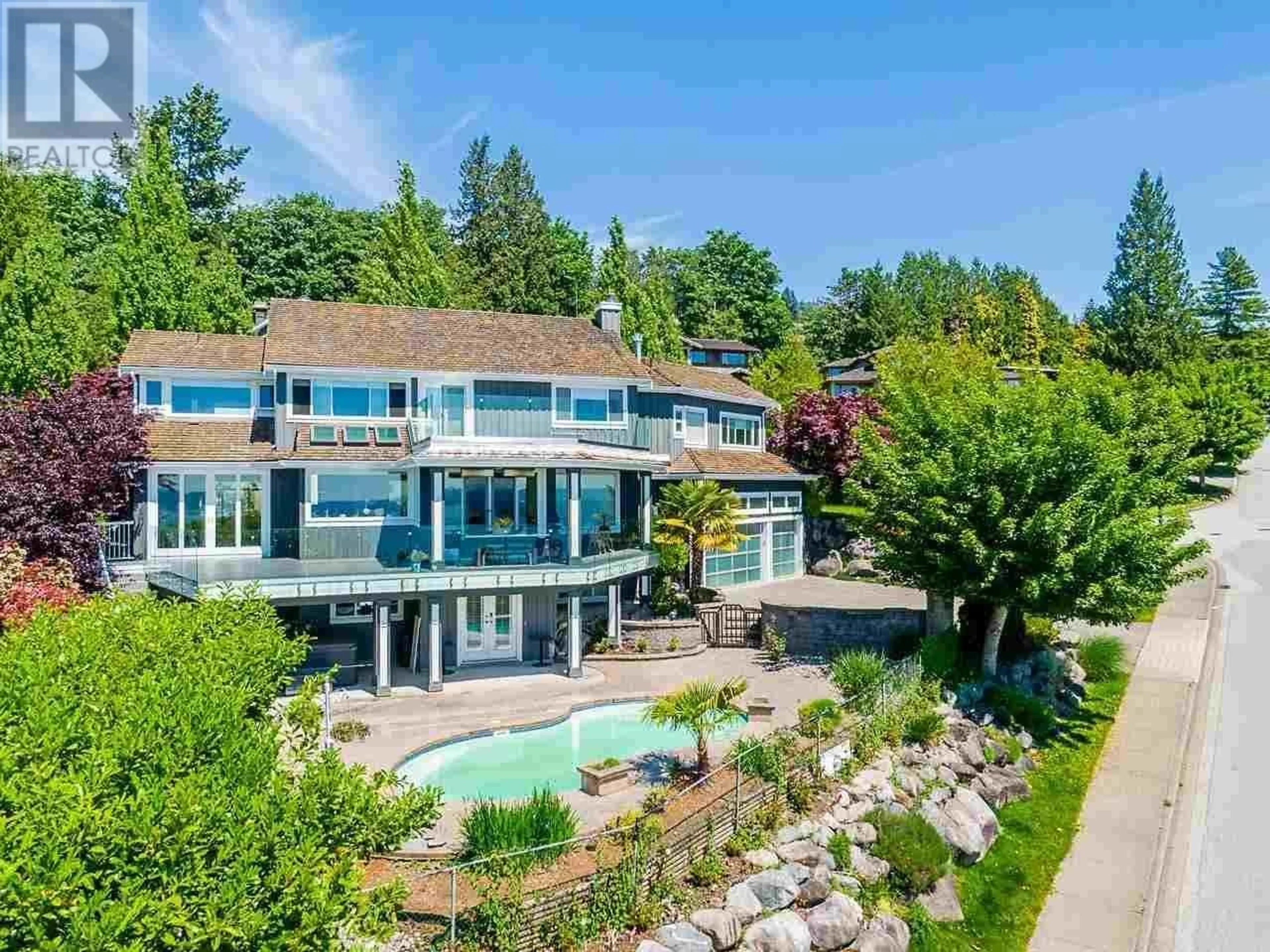 A pic from outside/outdoor area/front of a property/back of a property/a pic from drone, water/lake/river/ocean view for 2278 ORCHARD LANE, West Vancouver British Columbia V7V4X6