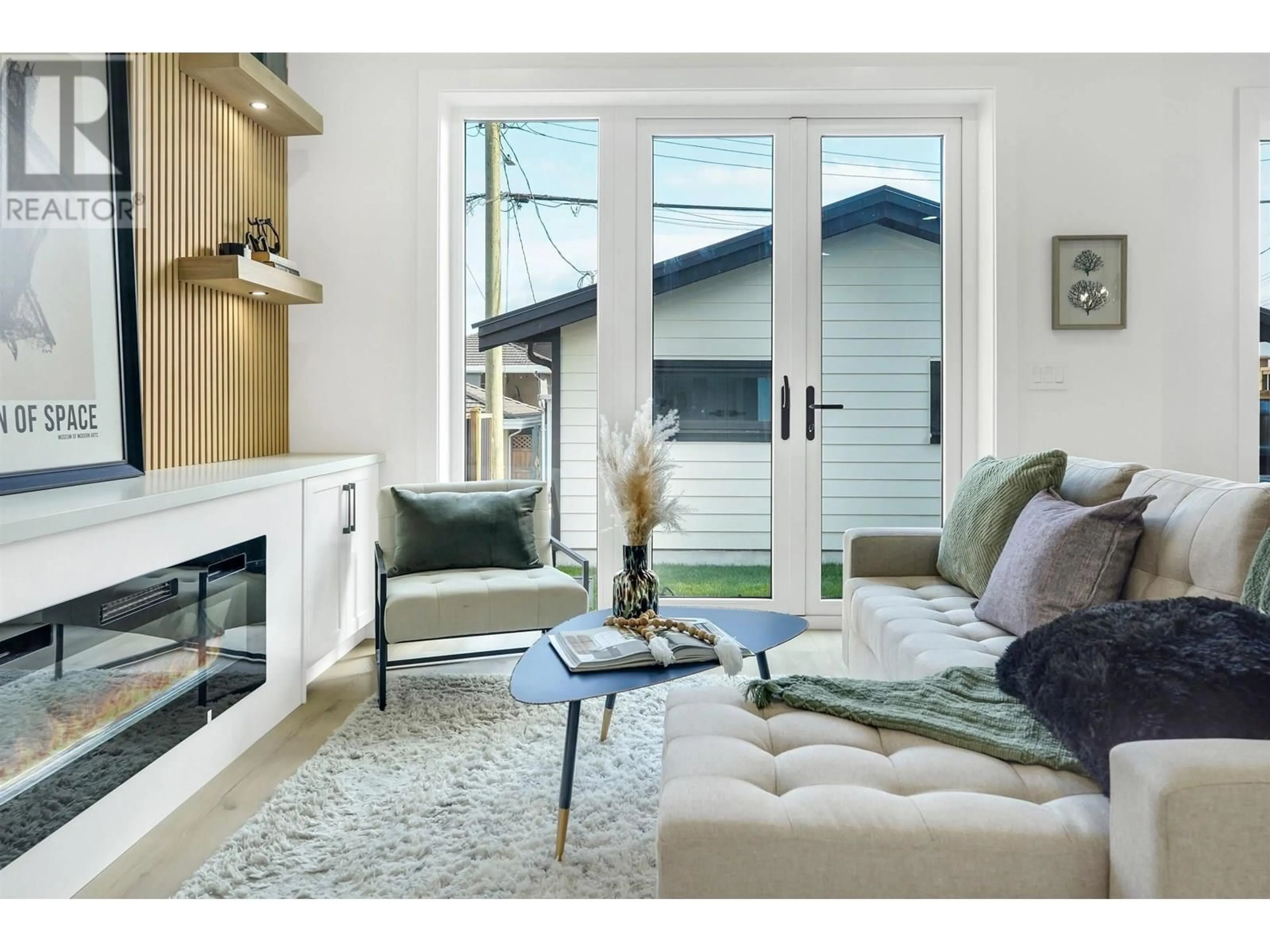 Living room with furniture, unknown for 2 - 3216 VENABLES STREET, Vancouver British Columbia V5K2S6