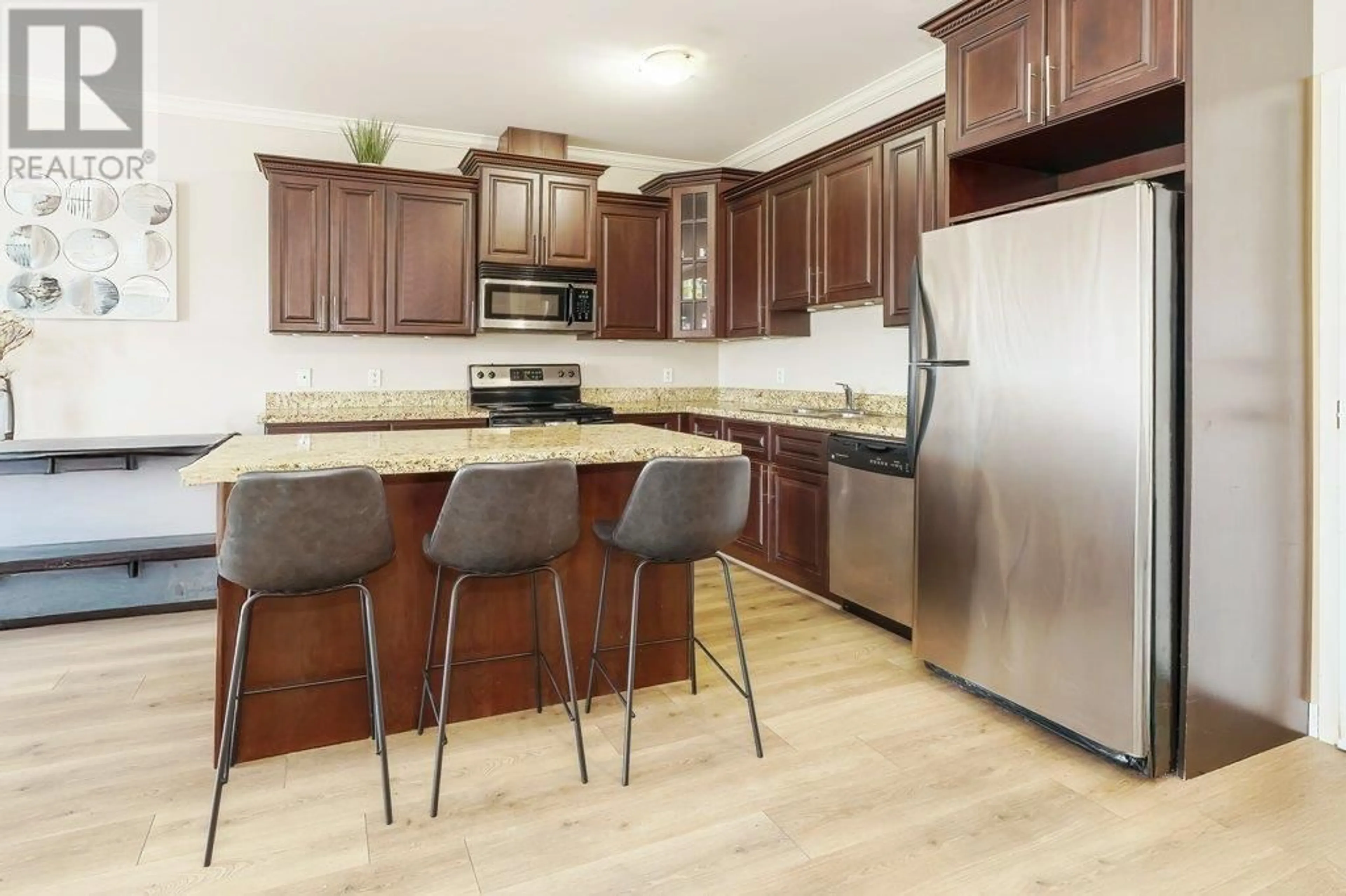 Standard kitchen, wood/laminate floor for 401 - 22363 SELKIRK AVENUE, Maple Ridge British Columbia V2X2X6