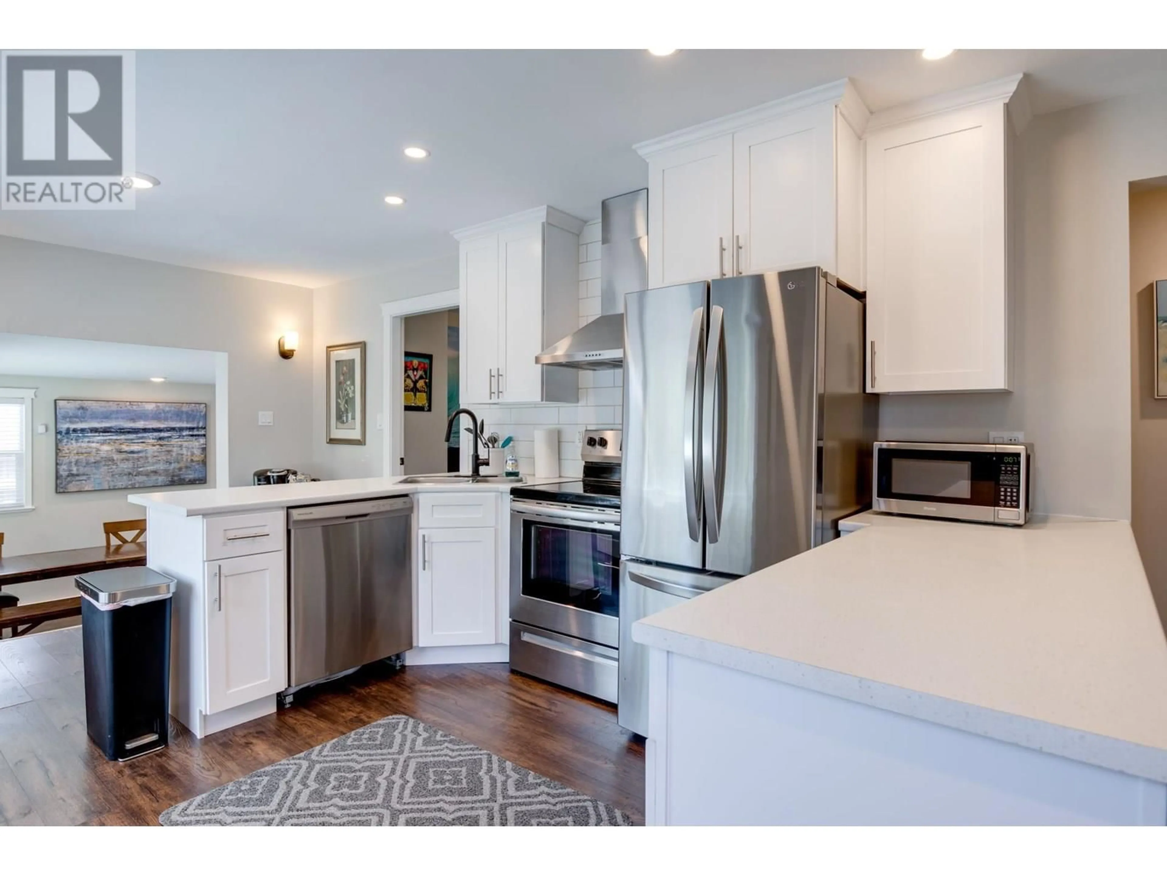 Open concept kitchen, unknown for 966 20TH AVENUE, Prince George British Columbia V2L4A3