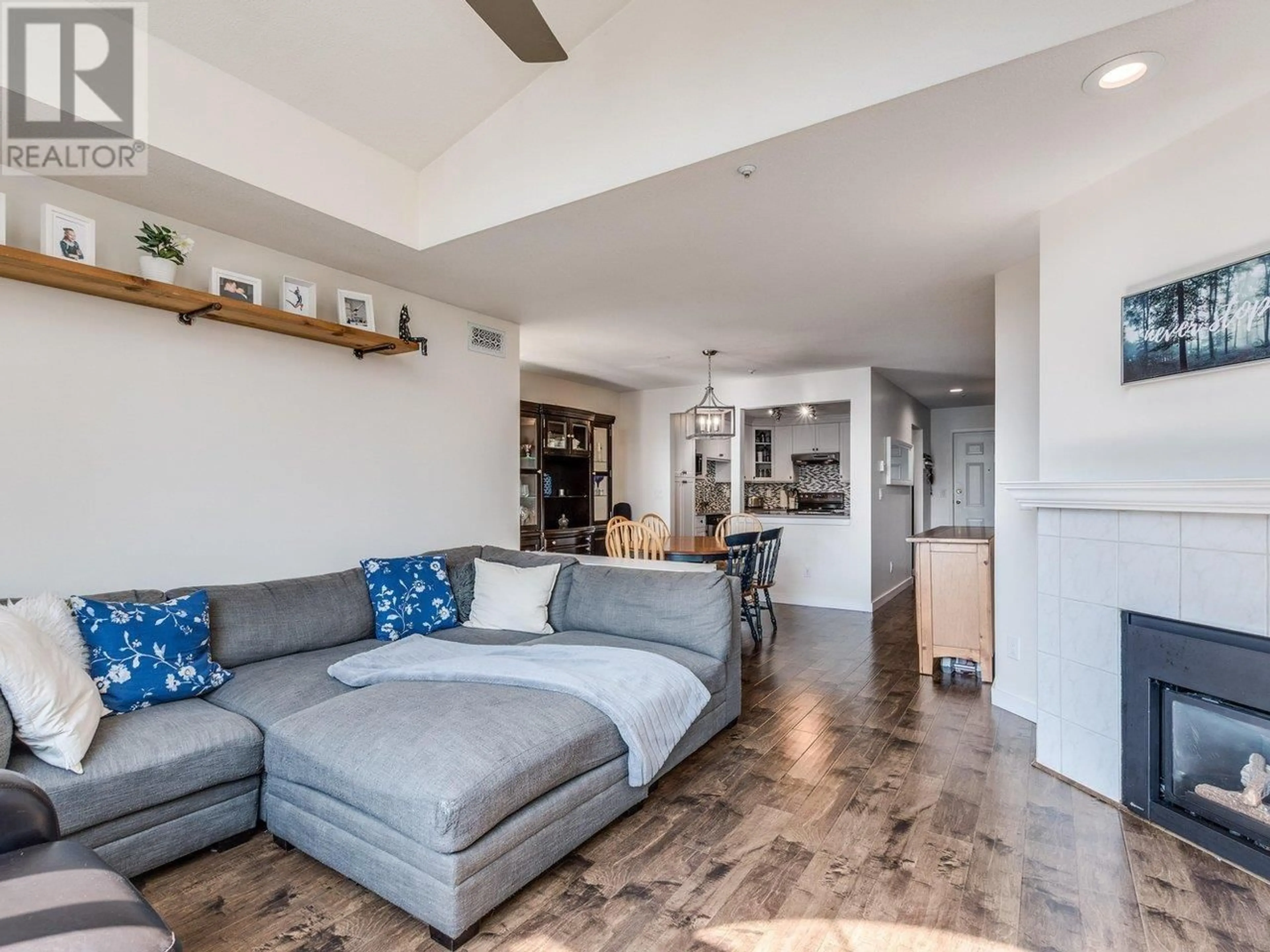Living room with furniture, unknown for 309 - 19122 122 AVENUE, Pitt Meadows British Columbia V3Y2N7