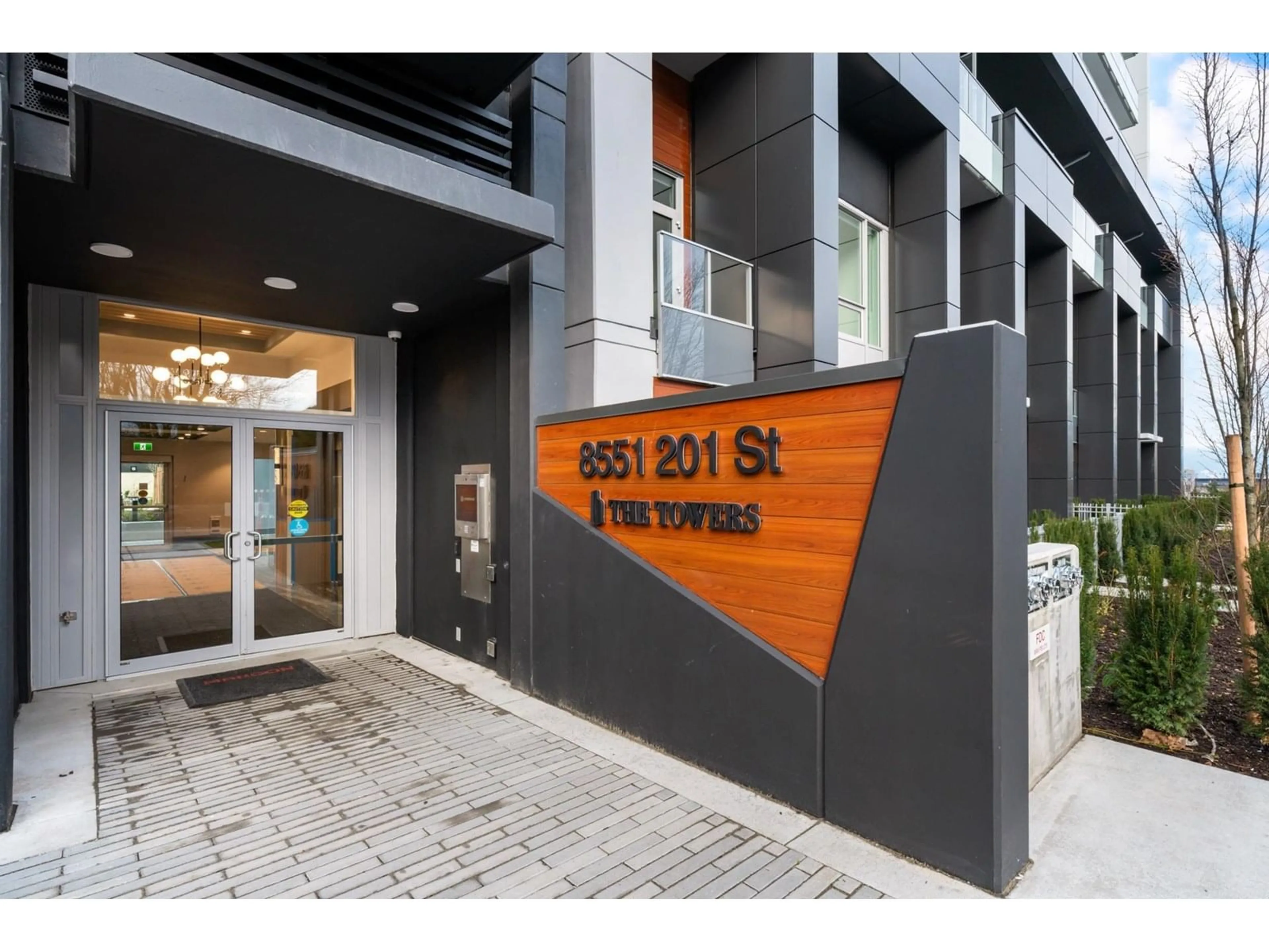 Indoor foyer for 309 - 8551 201, Langley British Columbia V2Y3Y5