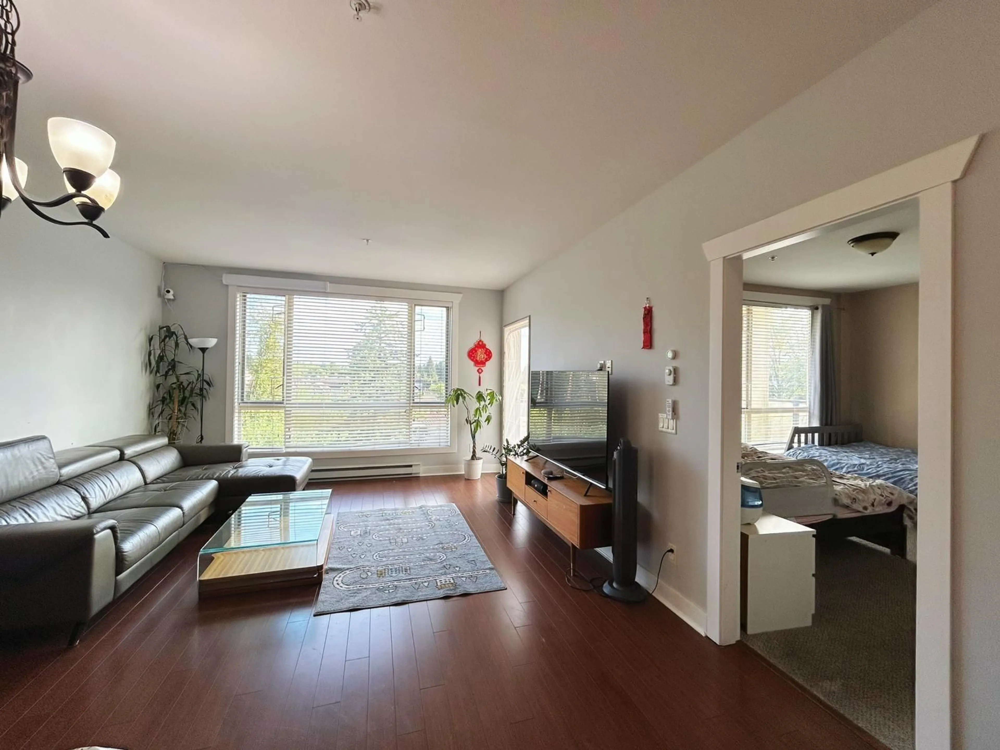 A pic of a room for 506 - 14333 104, Surrey British Columbia V3T0E1