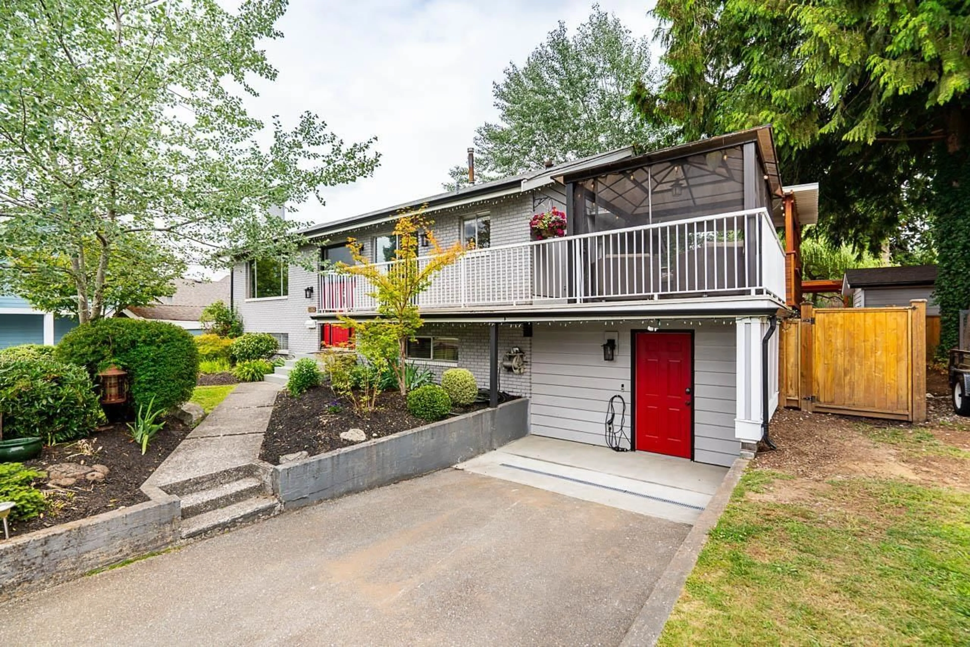 Home with vinyl exterior material, street for 4580 UPLANDS, Langley British Columbia V3A4N9